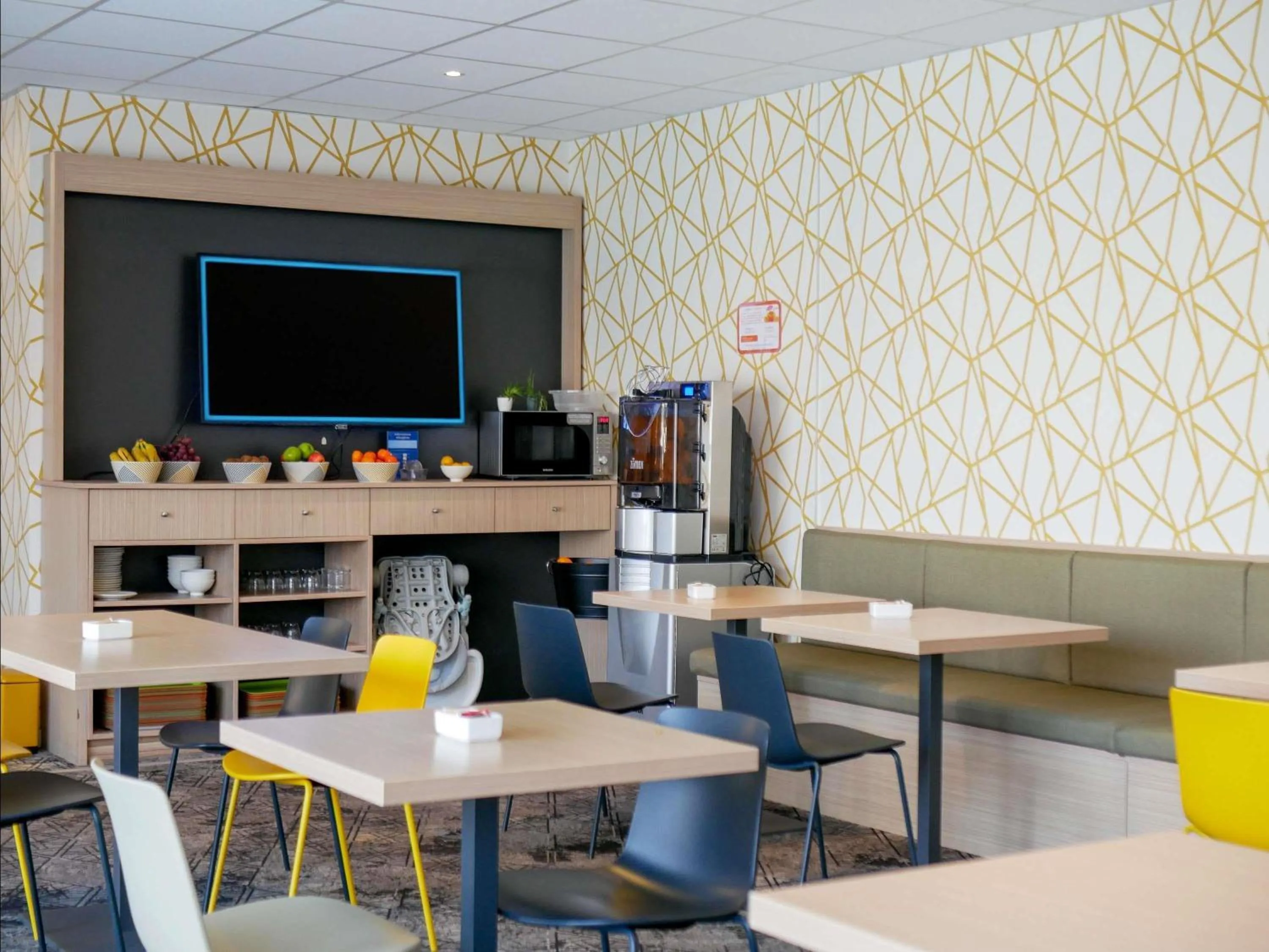 Breakfast in ibis Styles Poitiers Nord