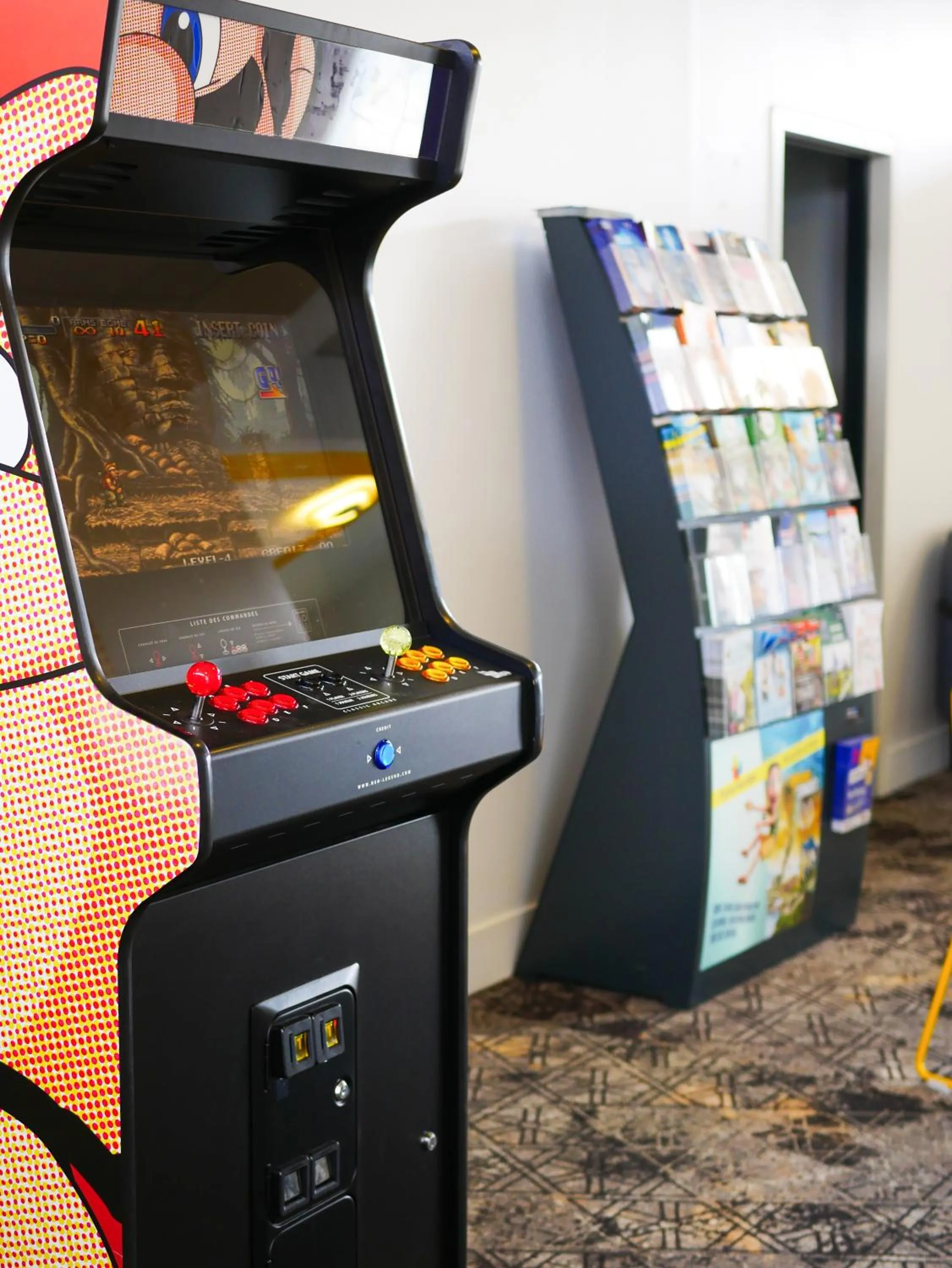 Communal lounge/ TV room in ibis Styles Poitiers Nord