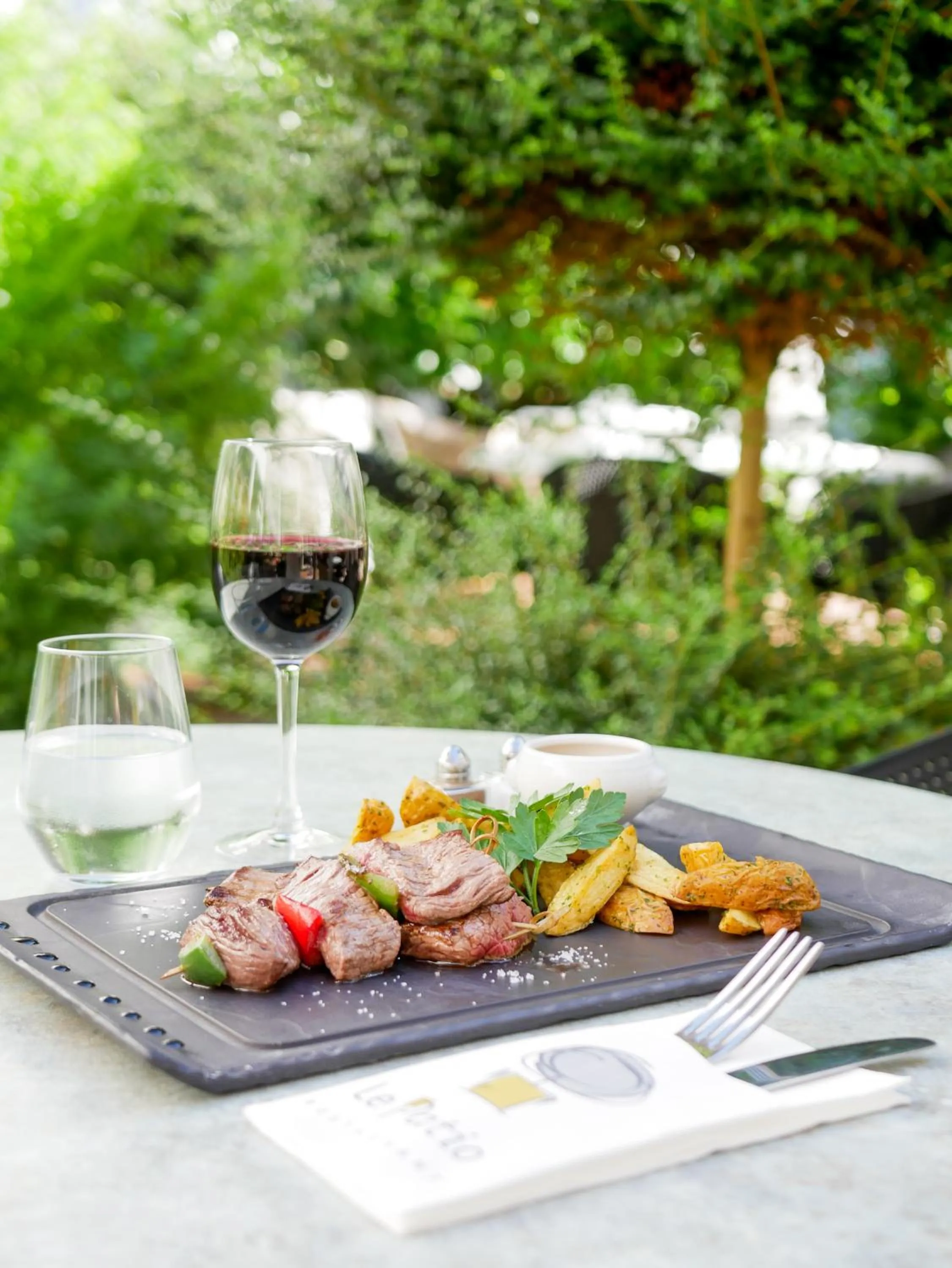 Patio in ibis Styles Poitiers Nord