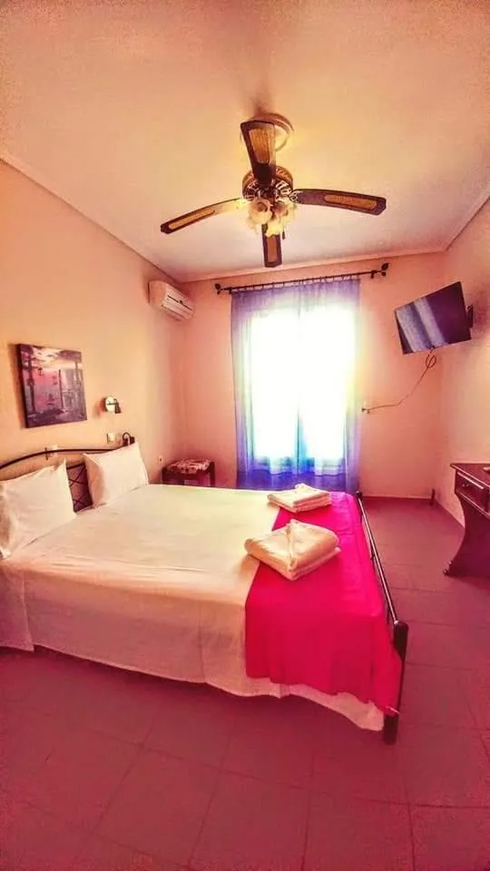 Photo of the whole room, Bed in Araxovoli Studios - Aραξοβόλι Lefkada