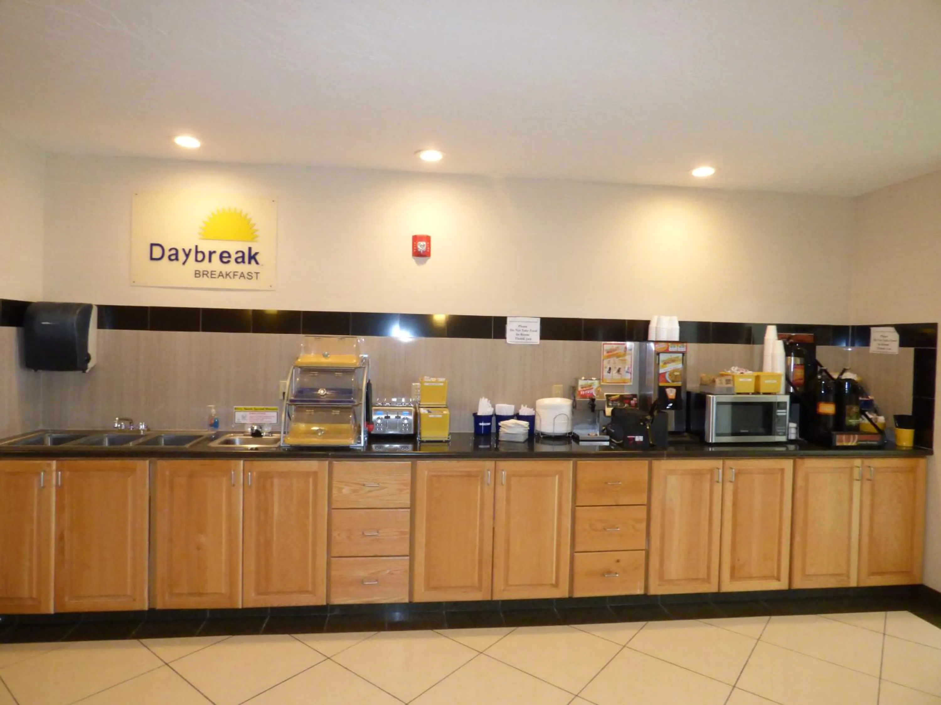 Continental breakfast in Days Inn by Wyndham Brigham City