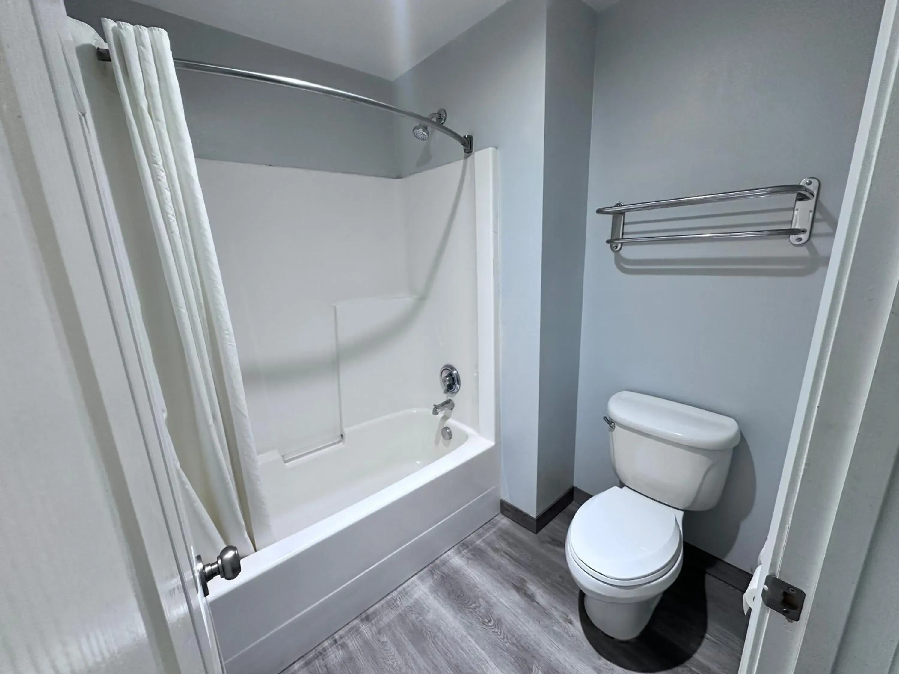 Queen Room - Non-Smoking in The Beaverhead Lodge Queen Room - Non-Smoking in The Beaverhead Lodge