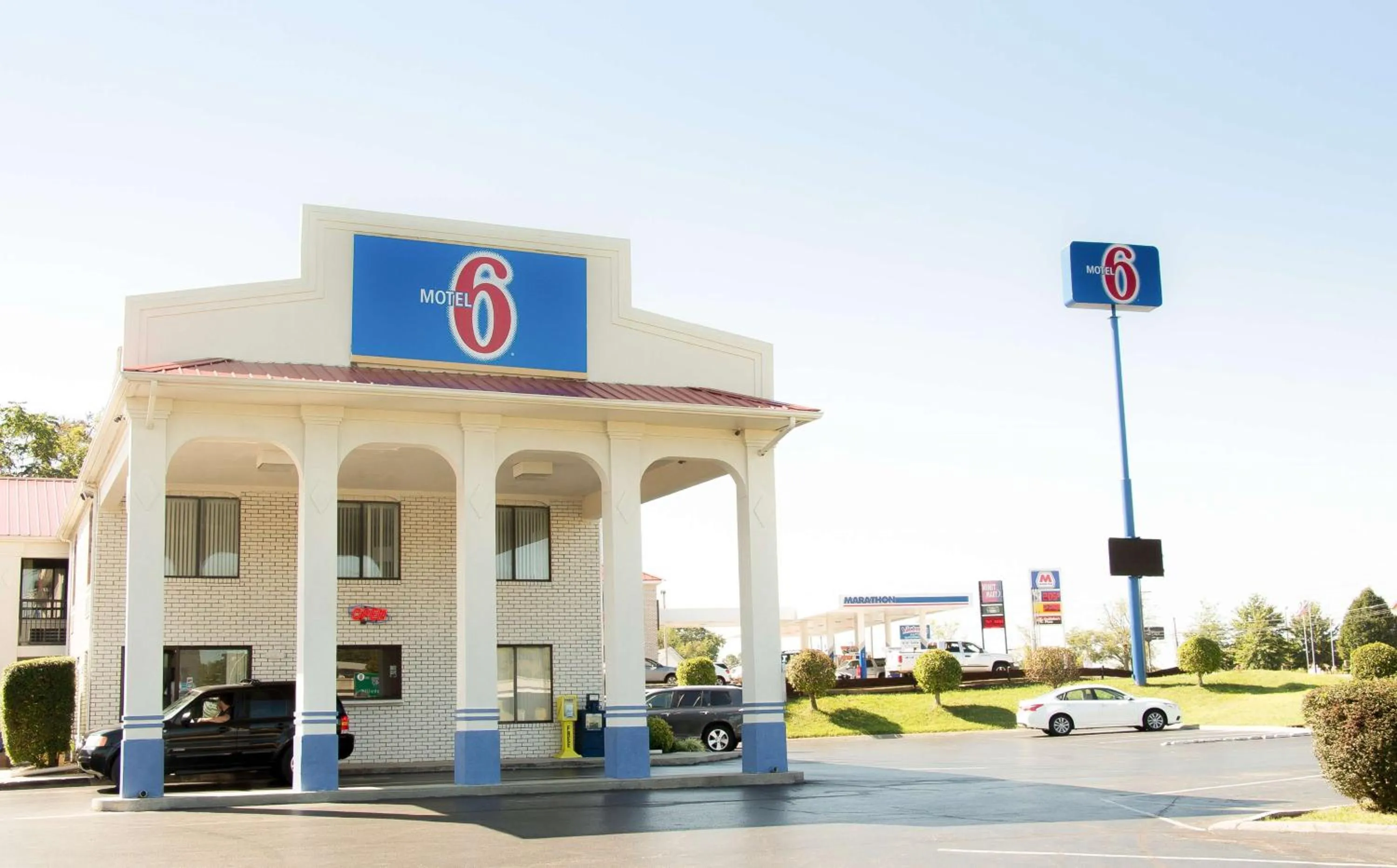 Property building in Motel 6-Cookeville, TN