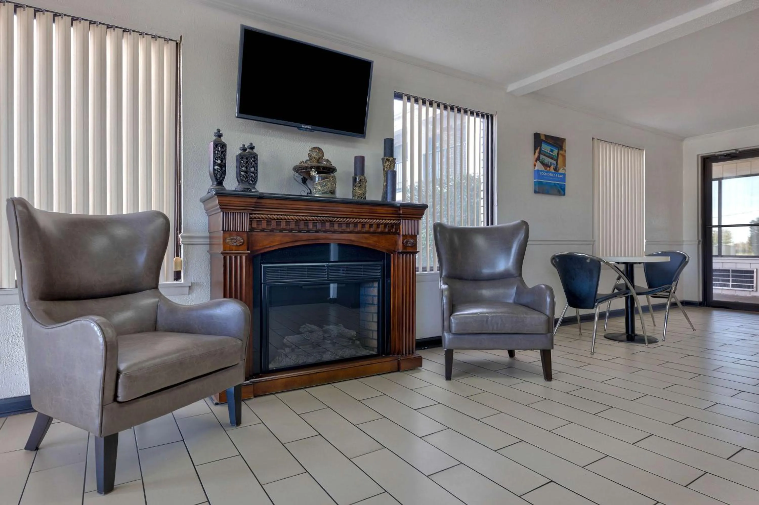 Lobby or reception in Motel 6-Cookeville, TN