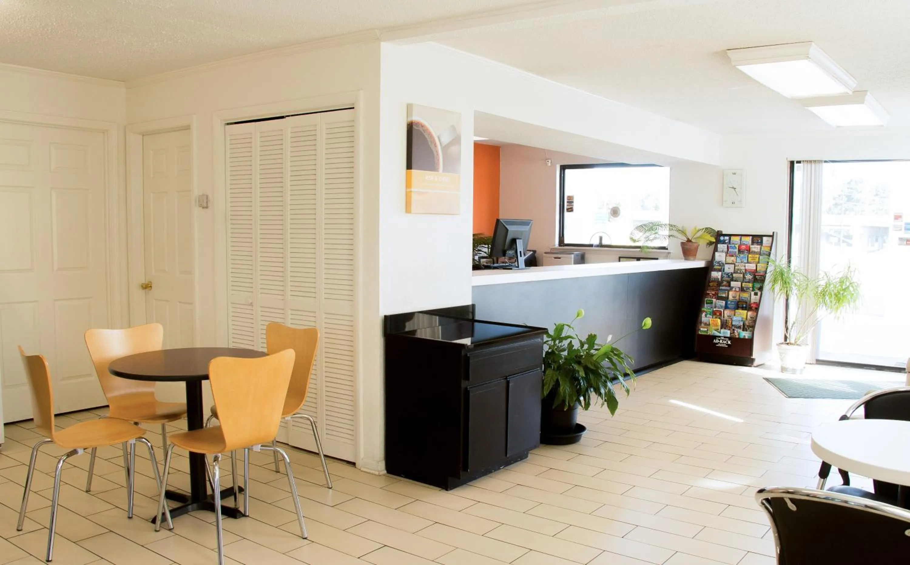 Lobby or reception in Motel 6-Cookeville, TN