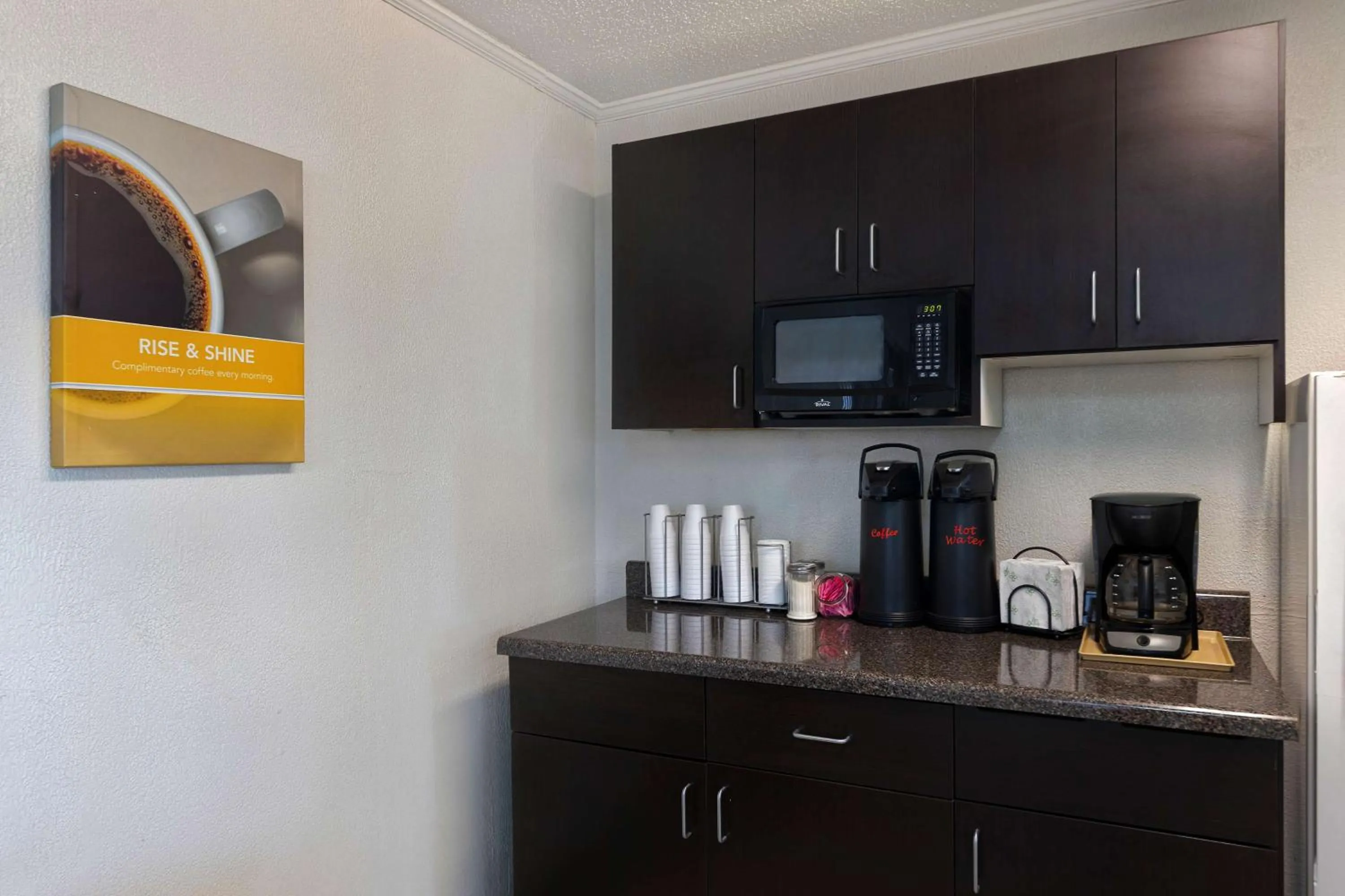 Restaurant/places to eat in Motel 6-Cookeville, TN