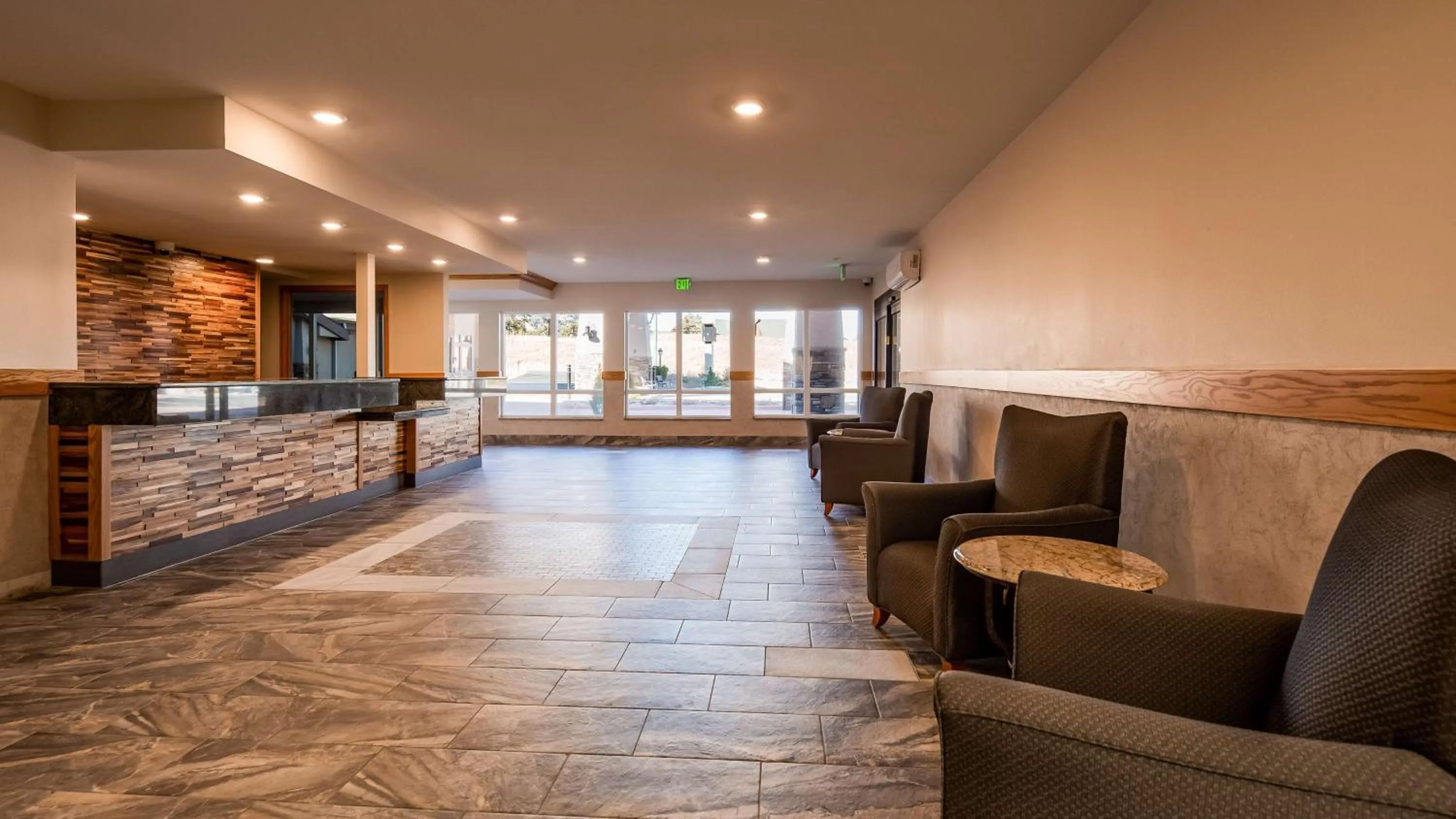 Lobby or reception in Best Western Plus Silver Saddle Inn