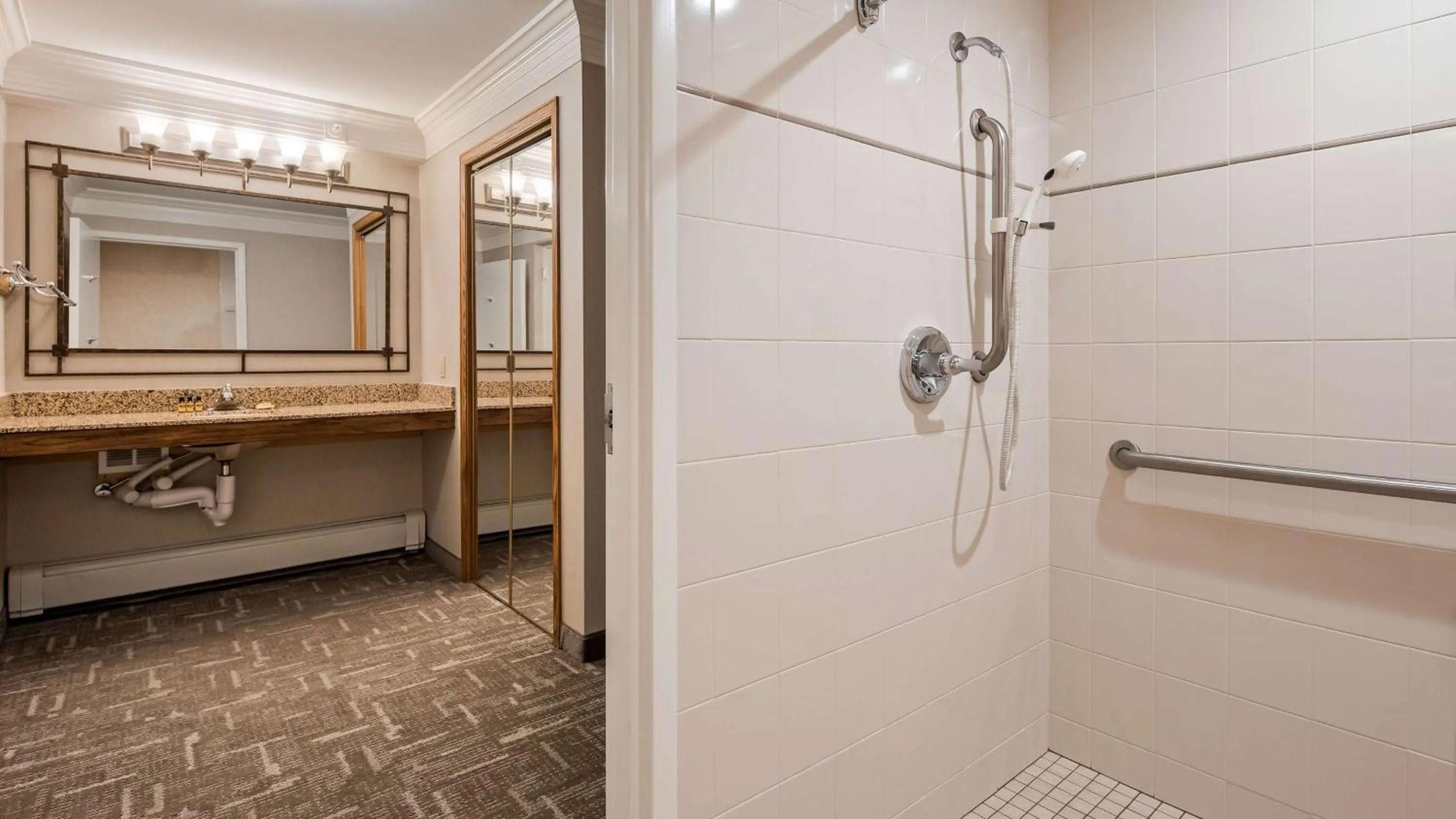 Photo of the whole room in Best Western Plus Silver Saddle Inn