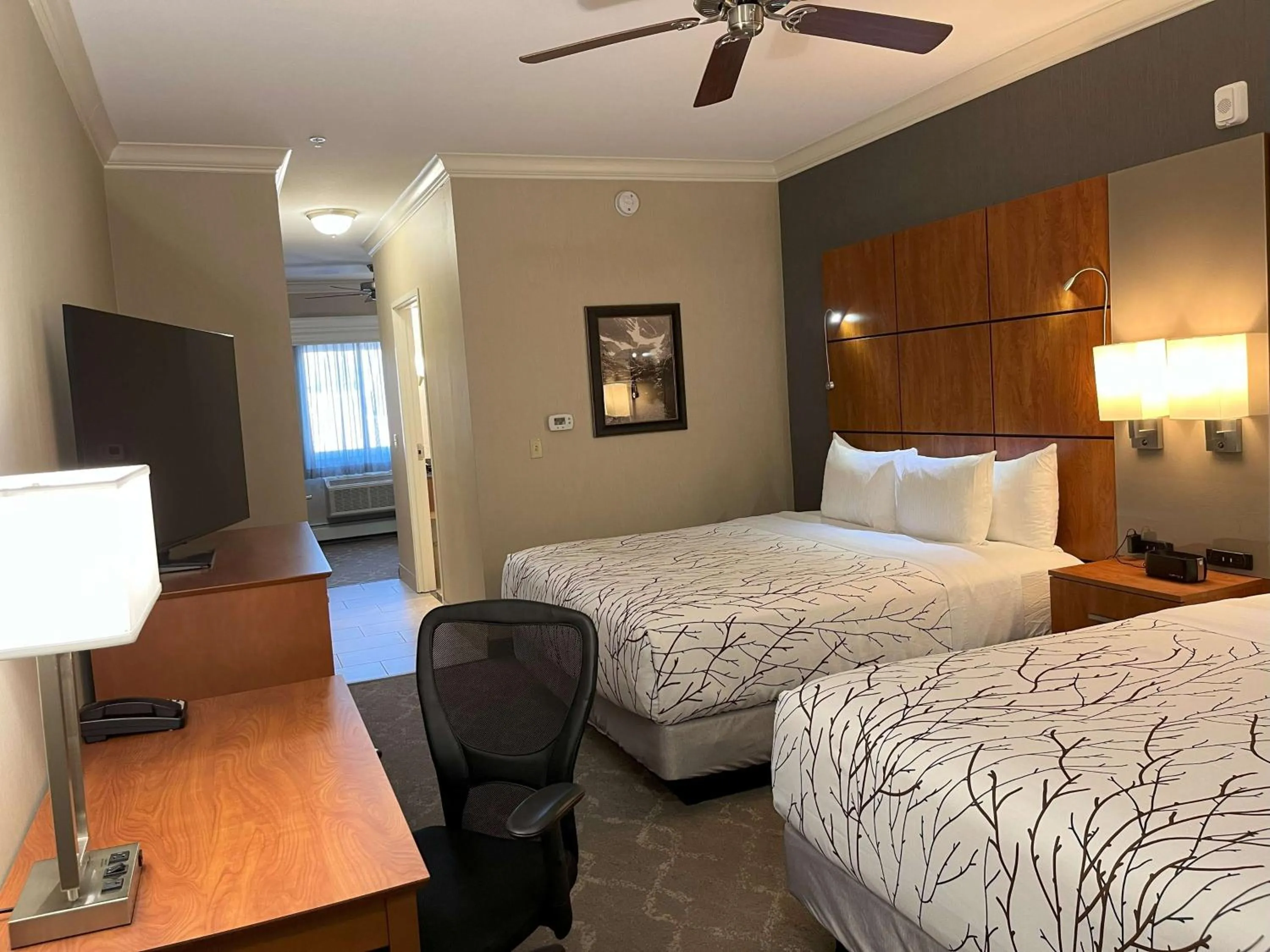 Photo of the whole room, Bed in Best Western Plus Silver Saddle Inn