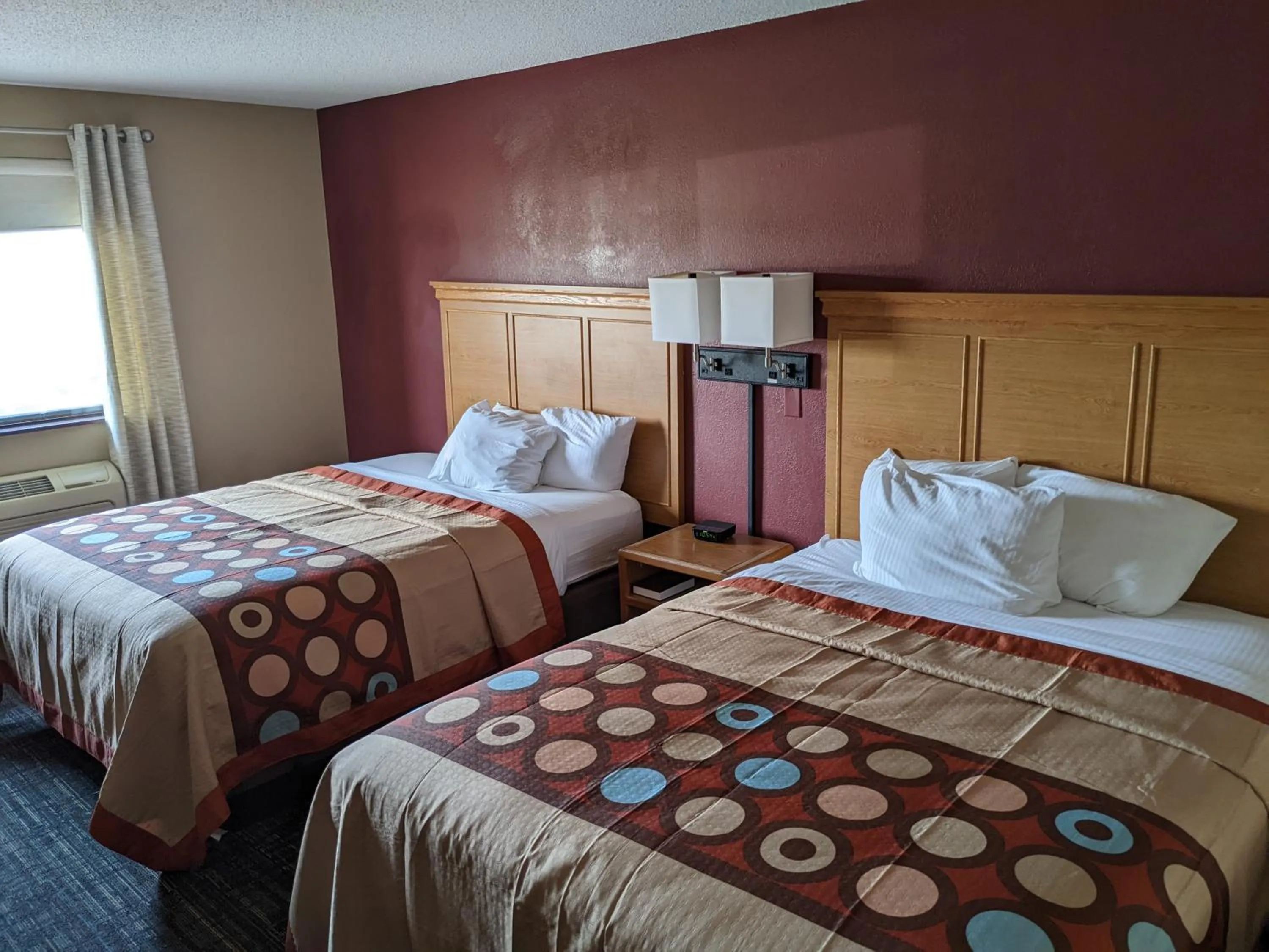 Bed in Super 8 by Wyndham Baxter/Brainerd Area