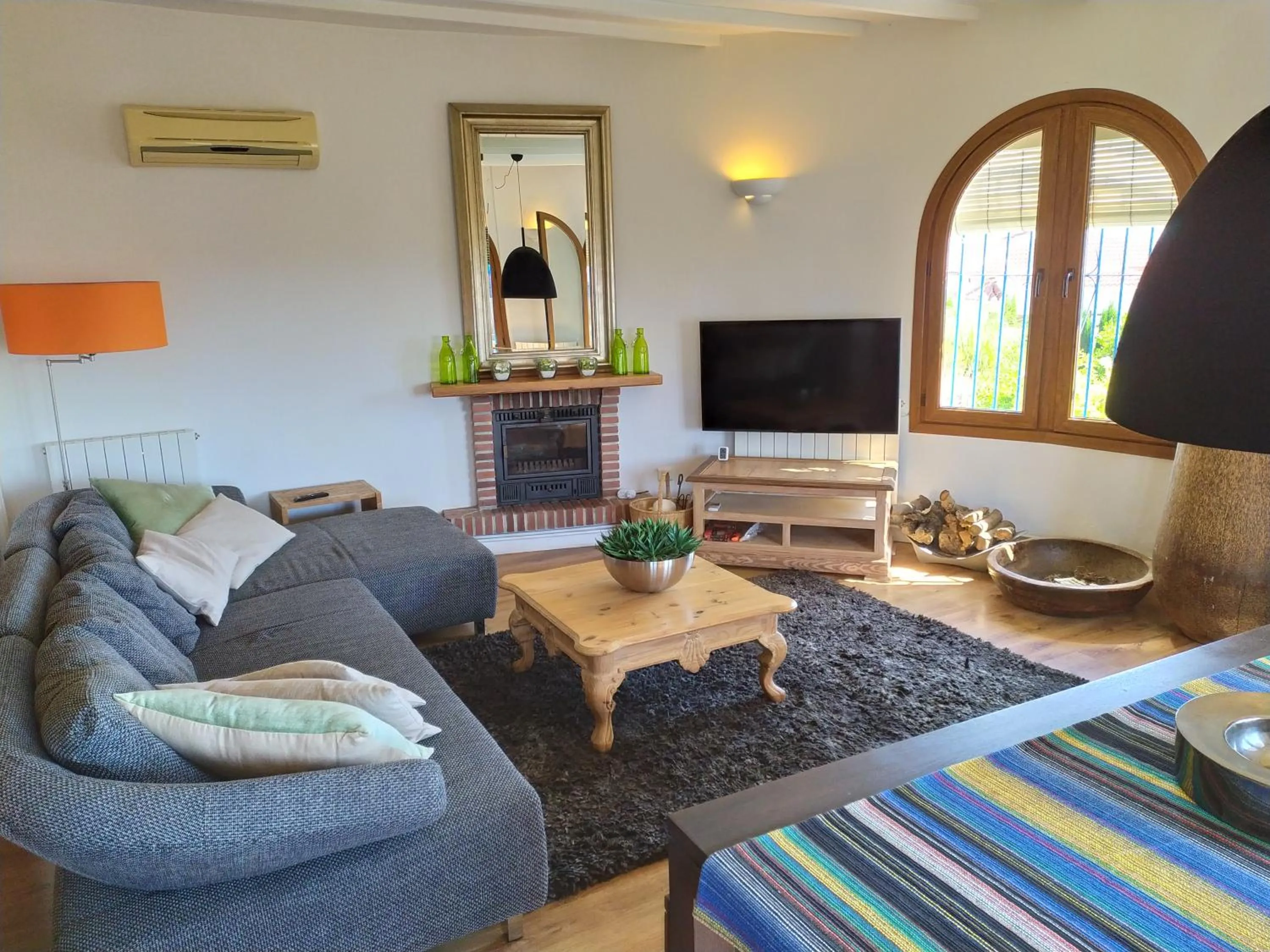 Communal lounge/ TV room, Seating Area in B&B la Madrugada