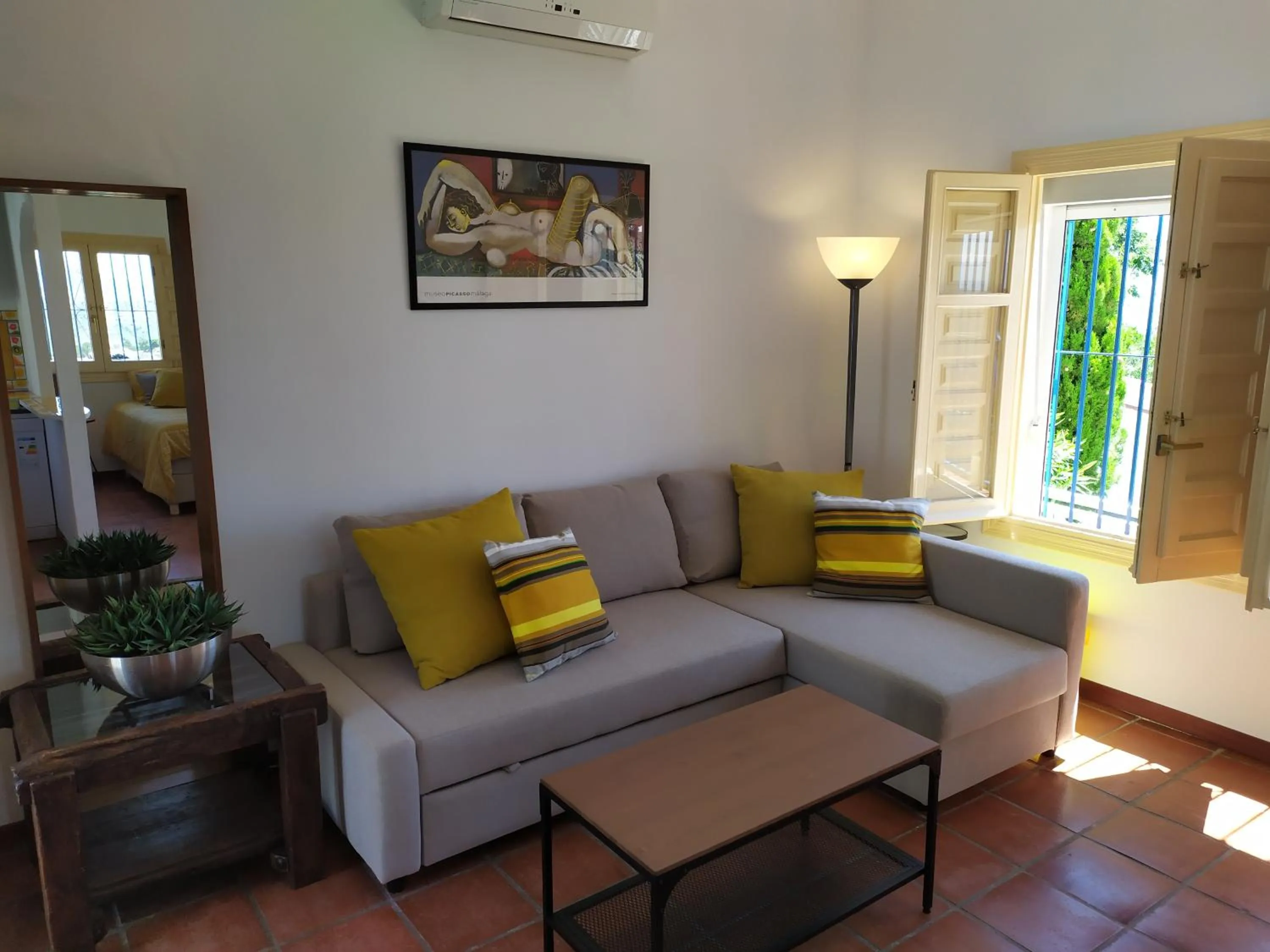 Photo of the whole room, Seating Area in B&B la Madrugada