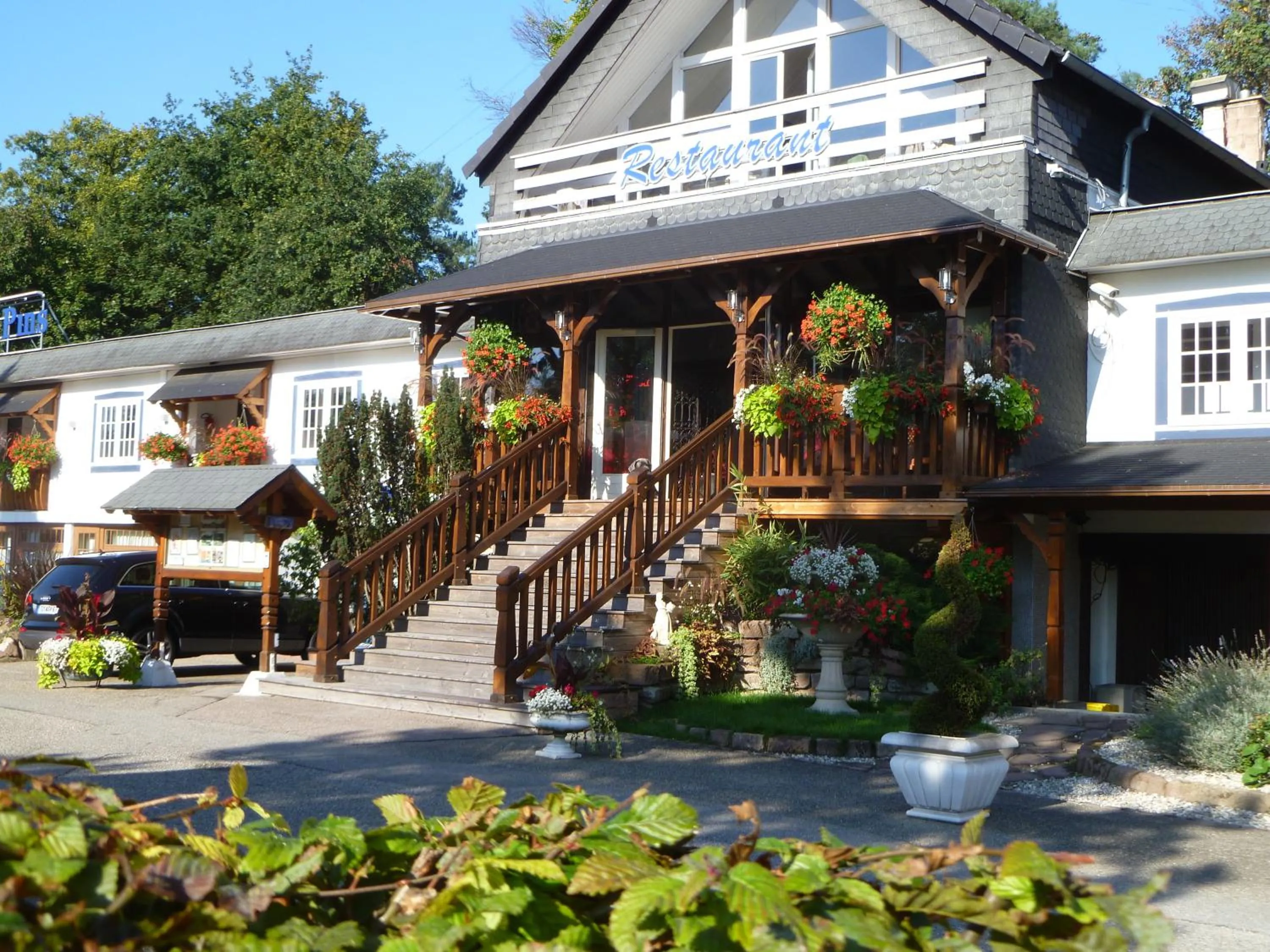 Facade/entrance in Hotel Restaurant Les Pins logis