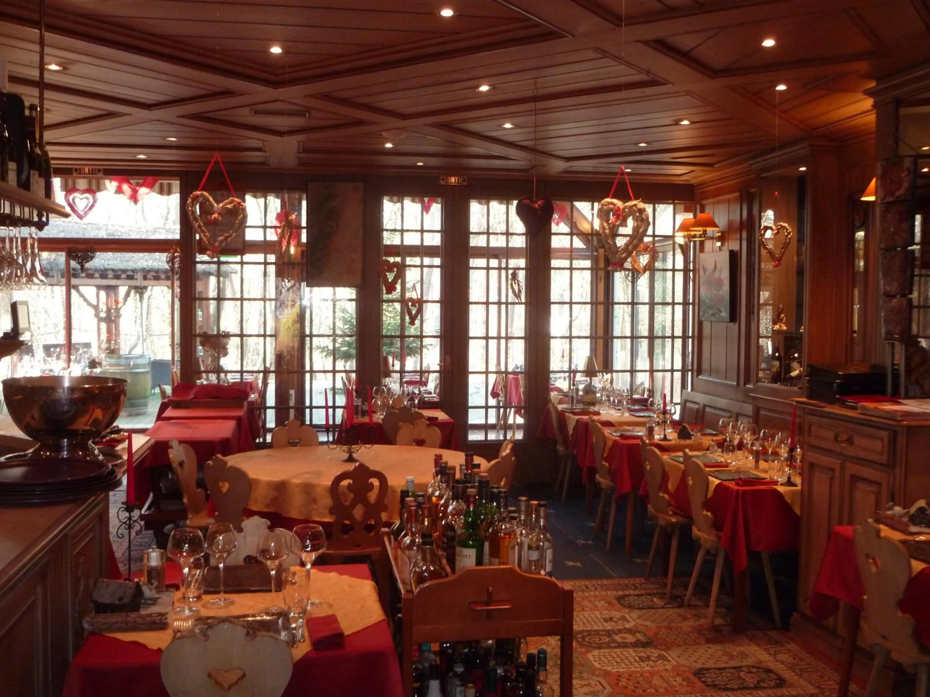 Restaurant/places to eat in Hotel Restaurant Les Pins logis