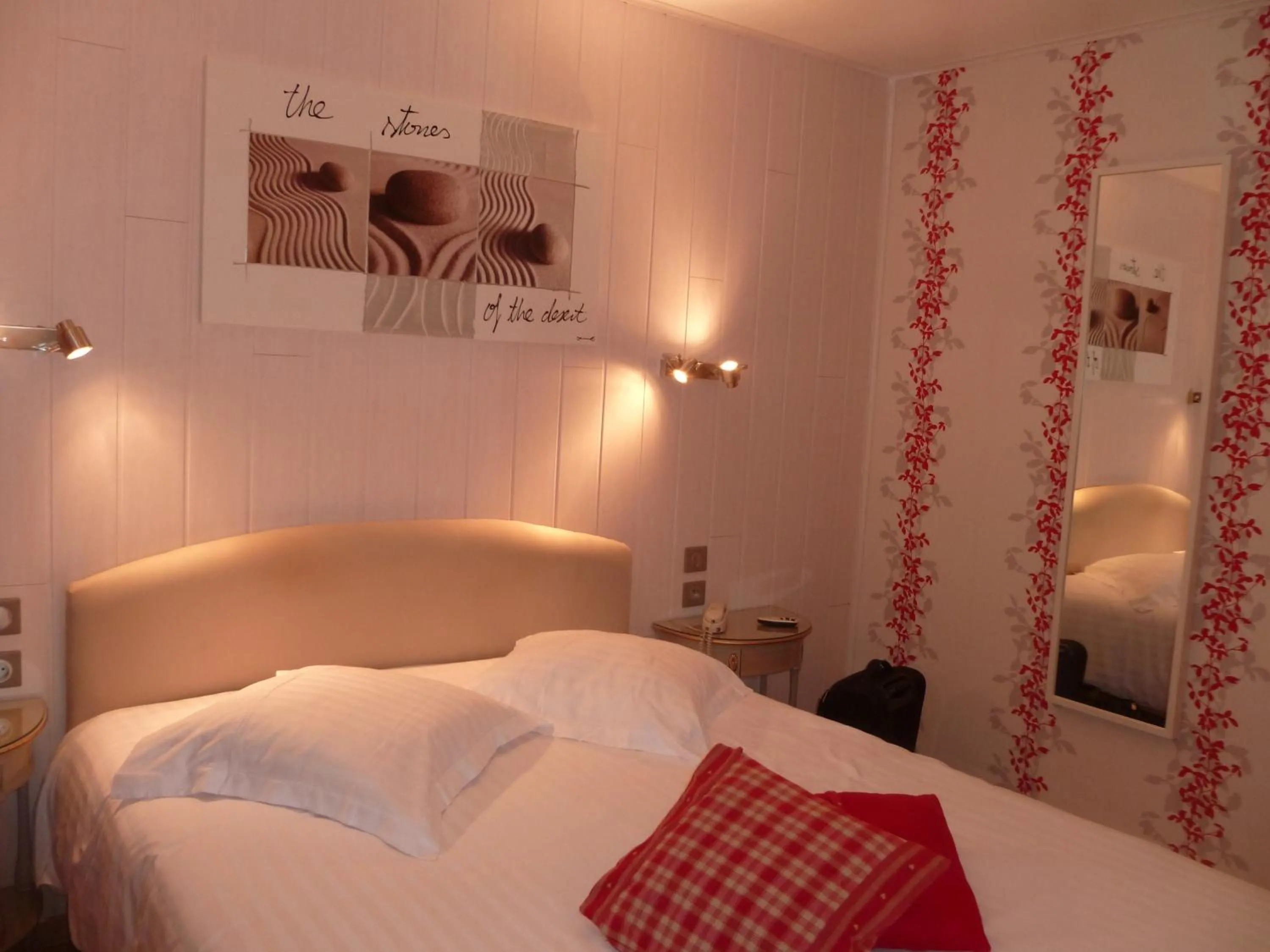 Bedroom, Bed in Hotel Restaurant Les Pins logis