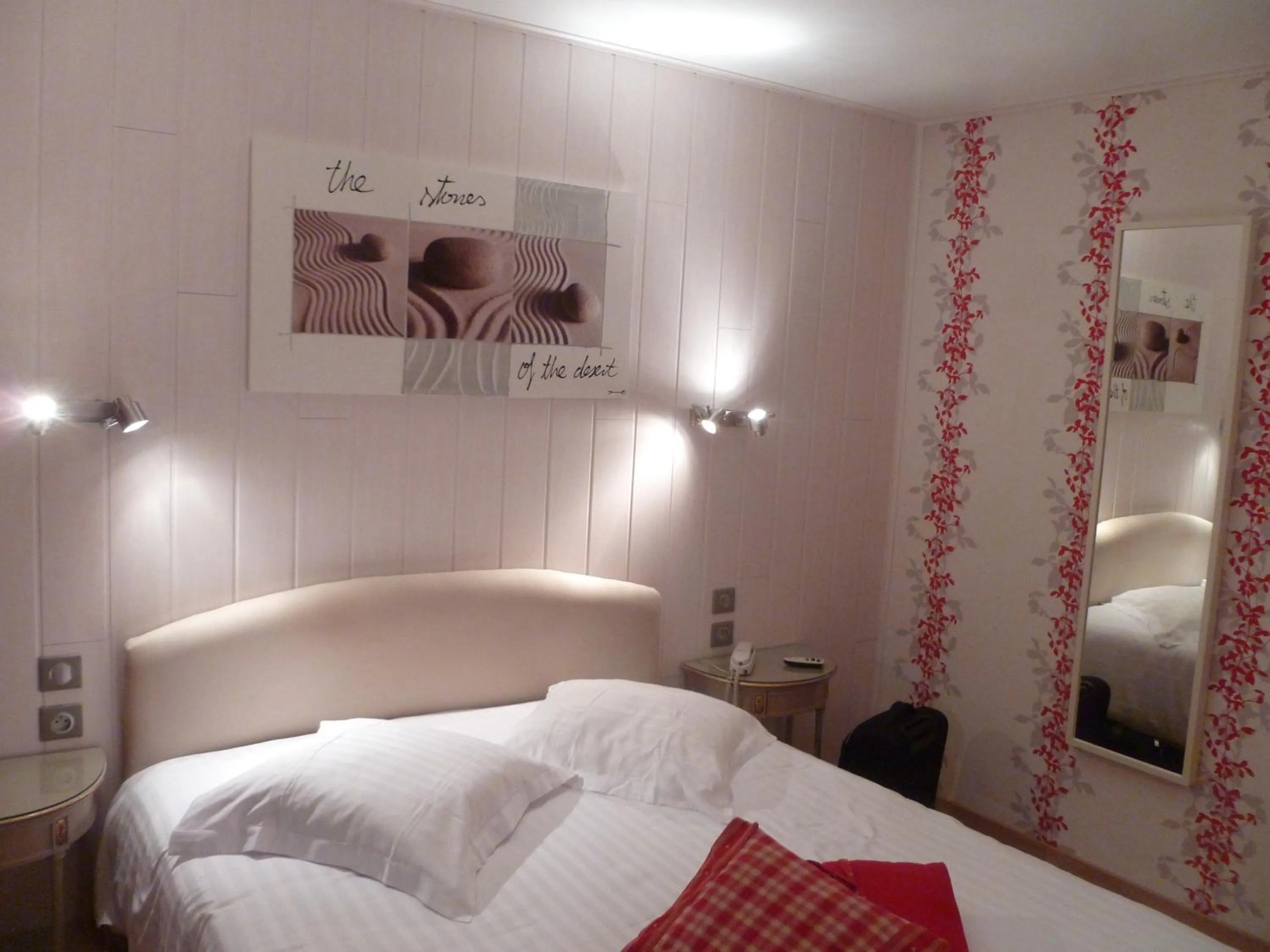 Bedroom, Bed in Hotel Restaurant Les Pins logis