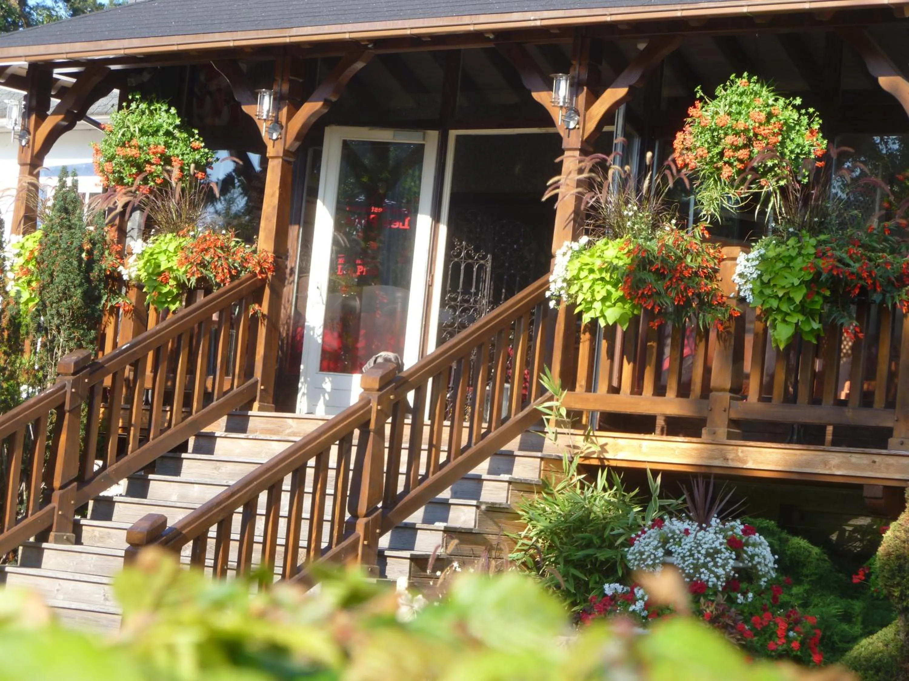 Facade/entrance in Hotel Restaurant Les Pins logis