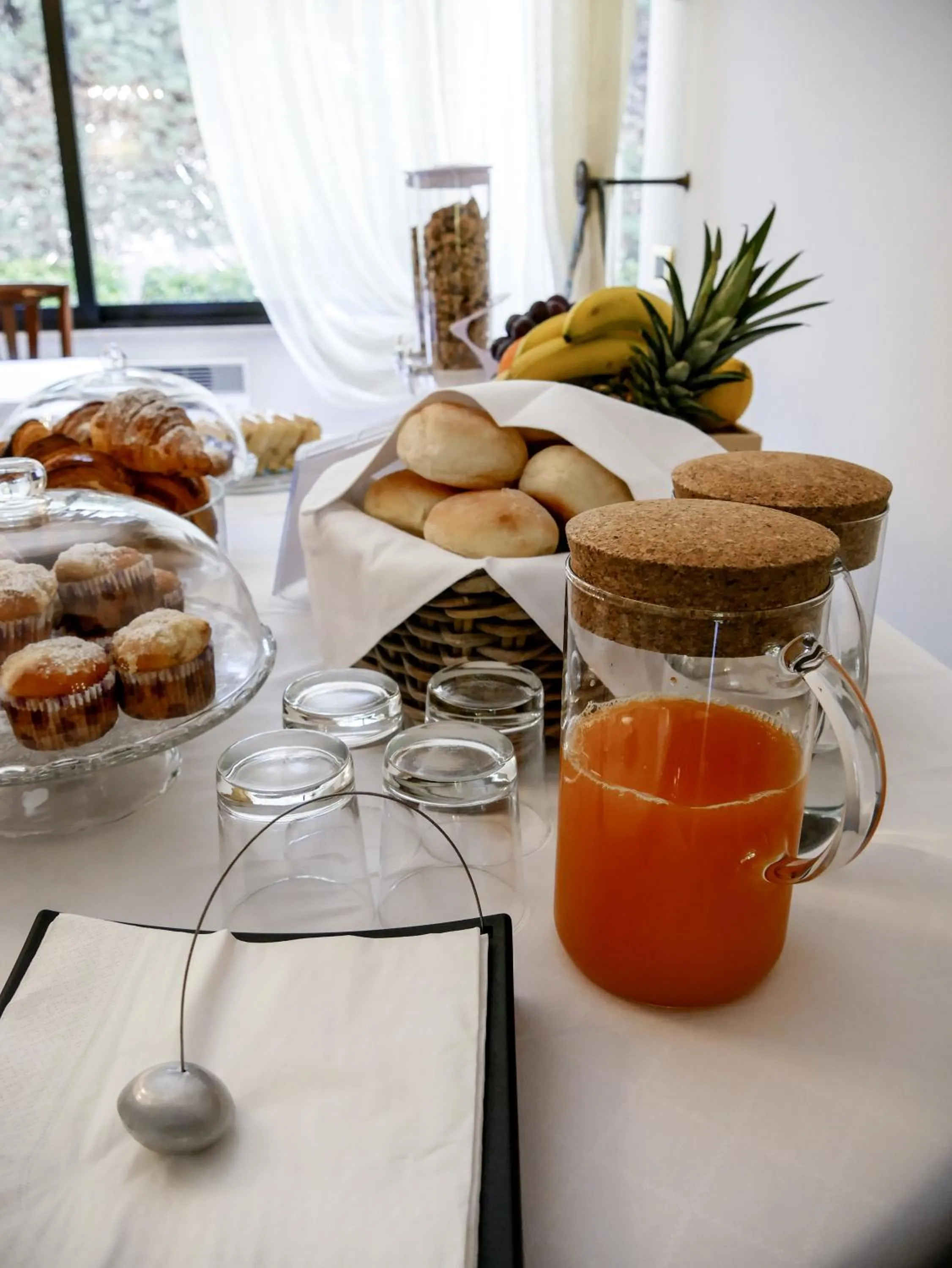 Buffet breakfast in Villa Borghese B&B