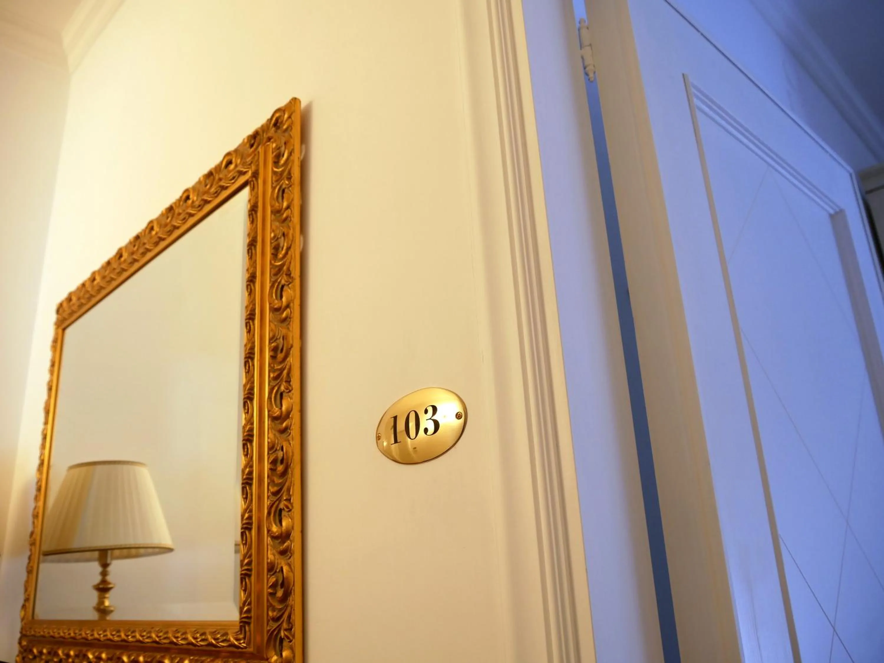 Decorative detail in Villa Borghese B&B