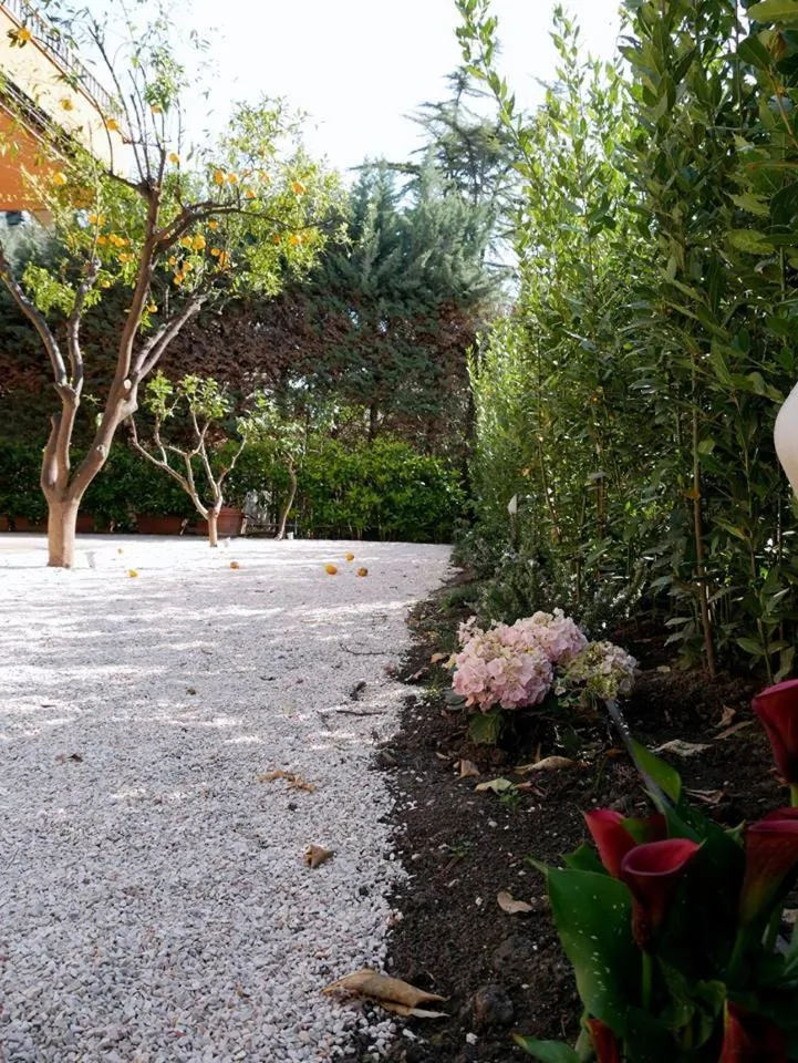 Garden in Villa Borghese B&B