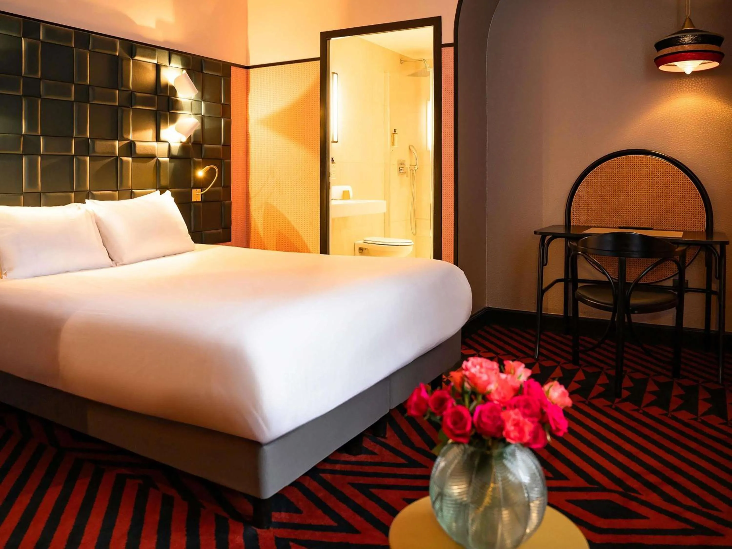 Bedroom, Bed in Hôtel Mercure Bayonne Centre Le Grand Hotel