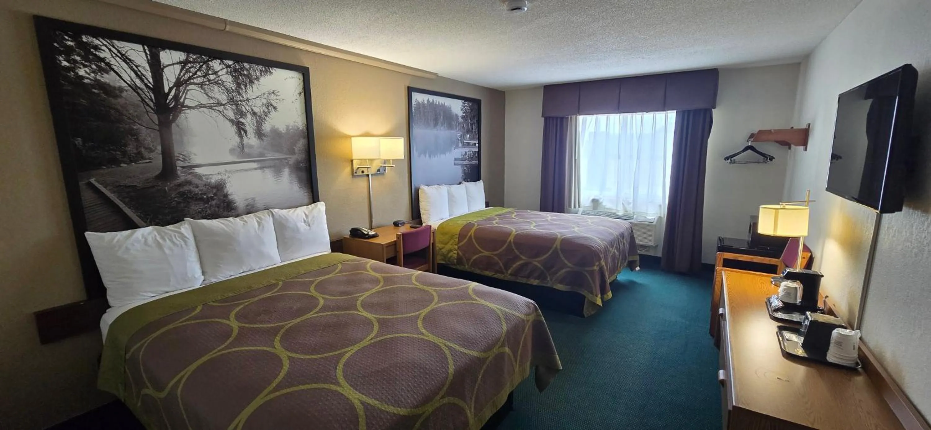 Guests, Bed in Super 8 by Wyndham Rogers Minnesota