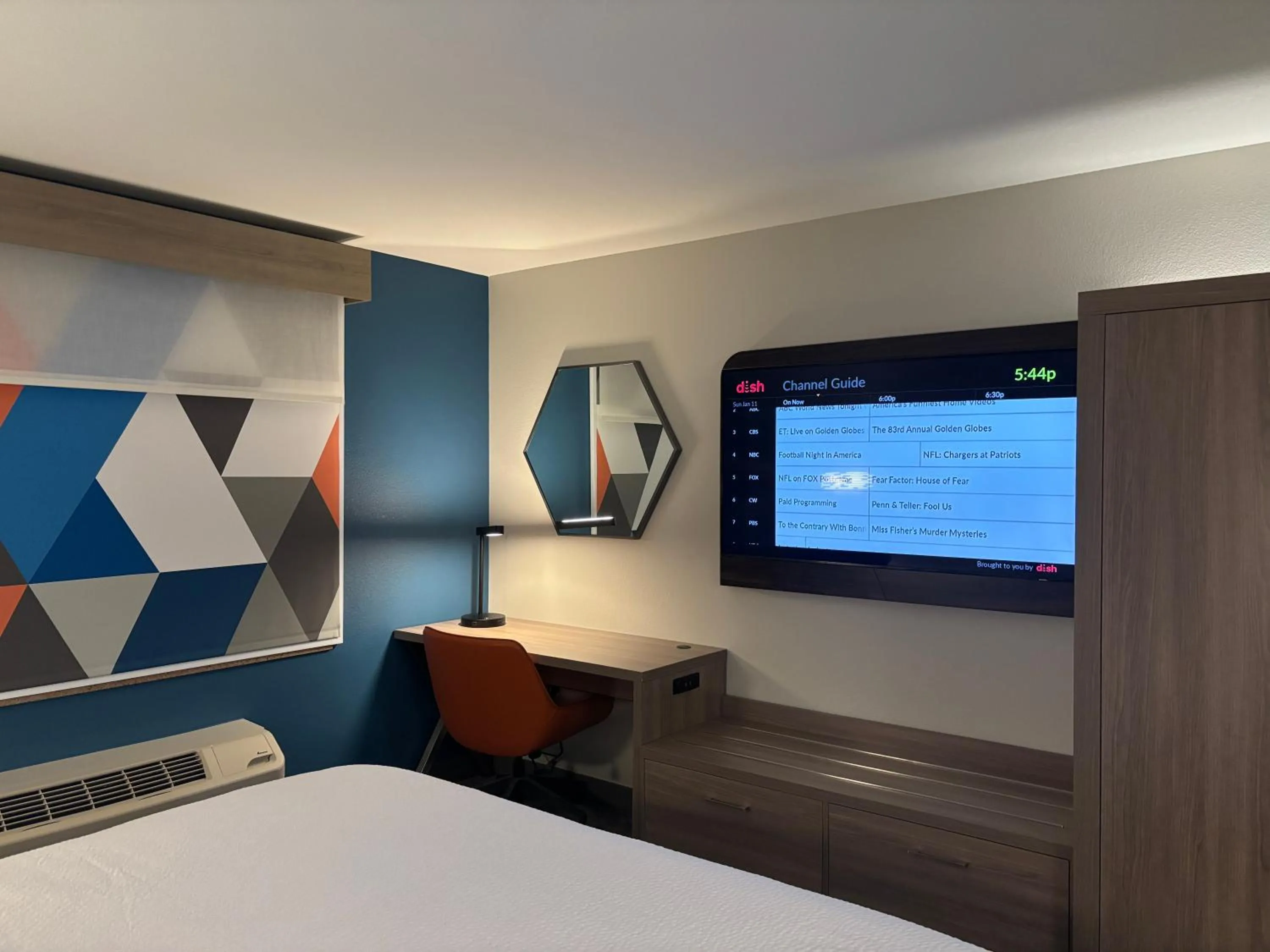 TV and multimedia, Bed in Holiday Inn Express & Suites Truth Or Consequences by IHG