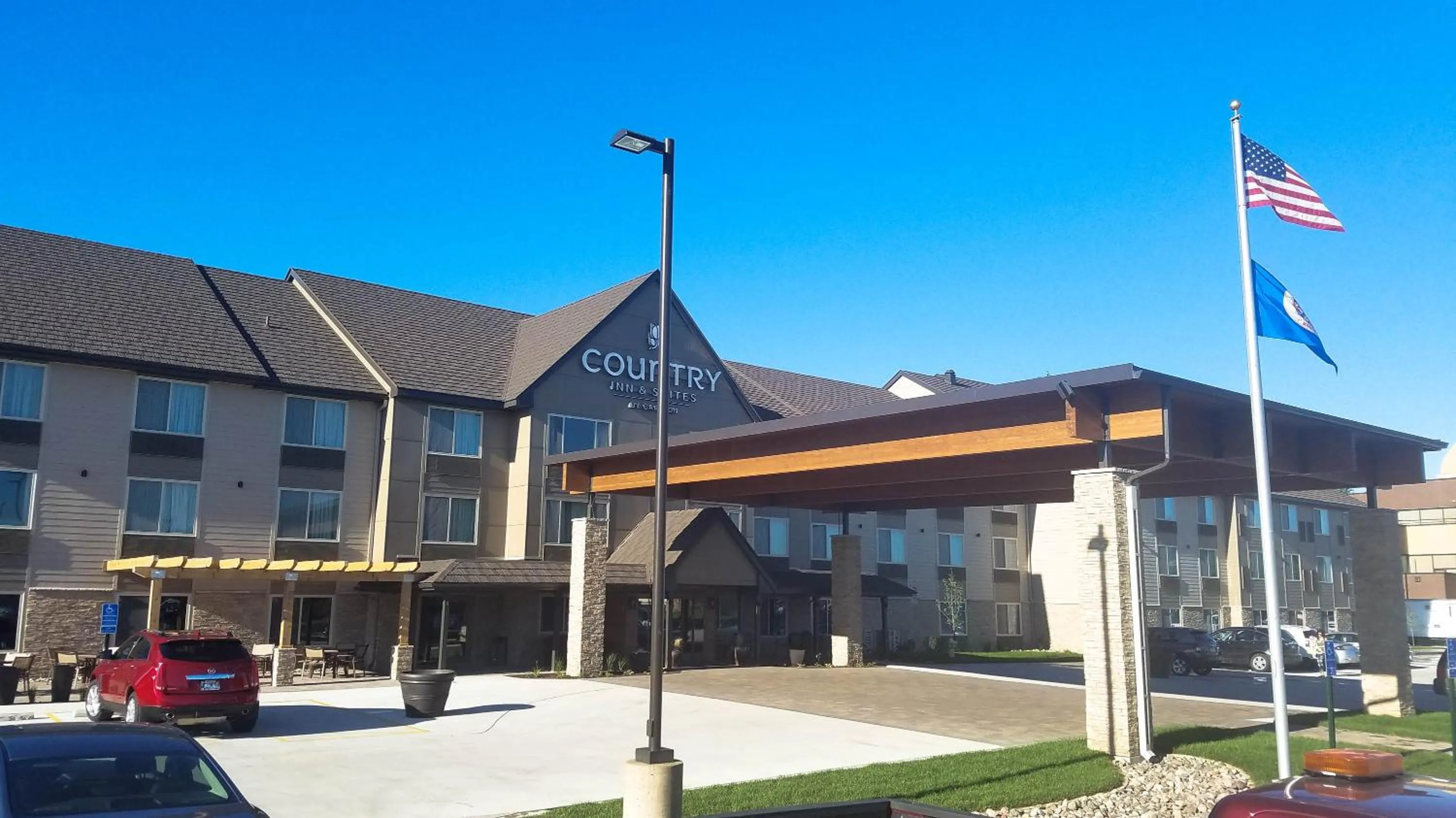 Facade/entrance in Country Inn & Suites by Radisson, St Cloud West, MN
