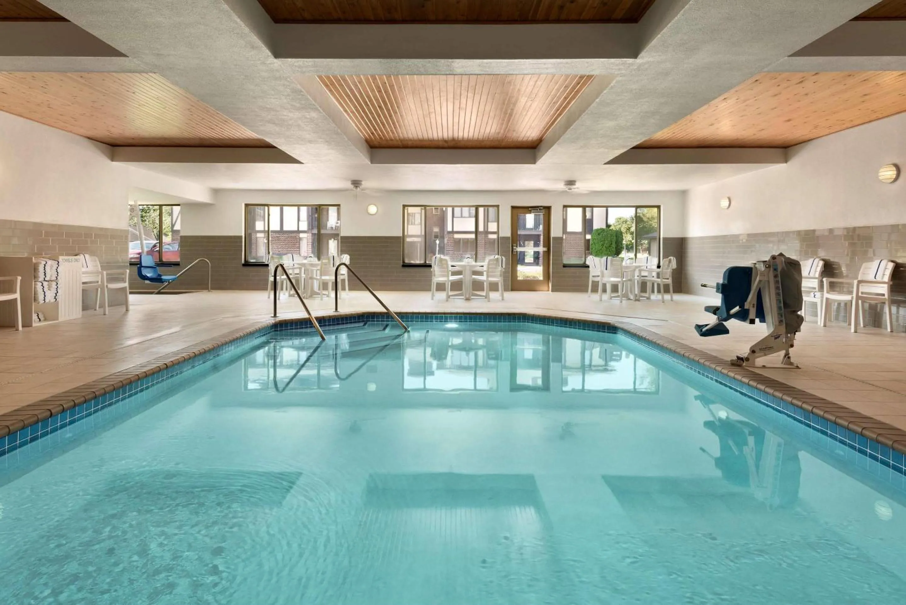 Swimming pool in Country Inn & Suites by Radisson, St Cloud West, MN