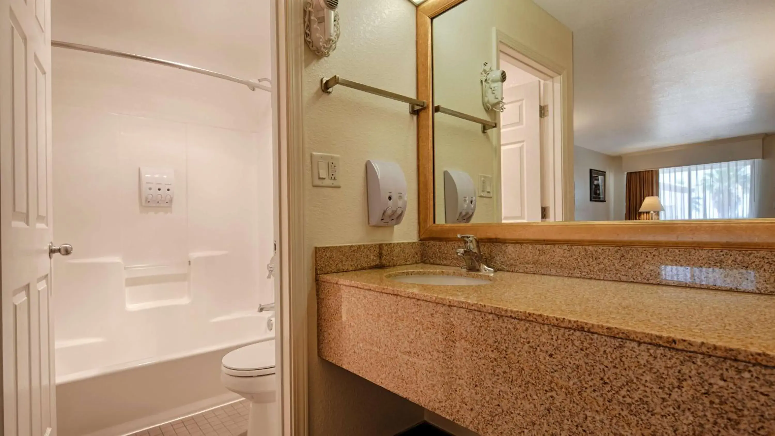 King Suite with Sofa Bed - Non-Smoking in Best Western Colorado River Inn King Suite with Sofa Bed - Non-Smoking in Best Western Colorado River Inn