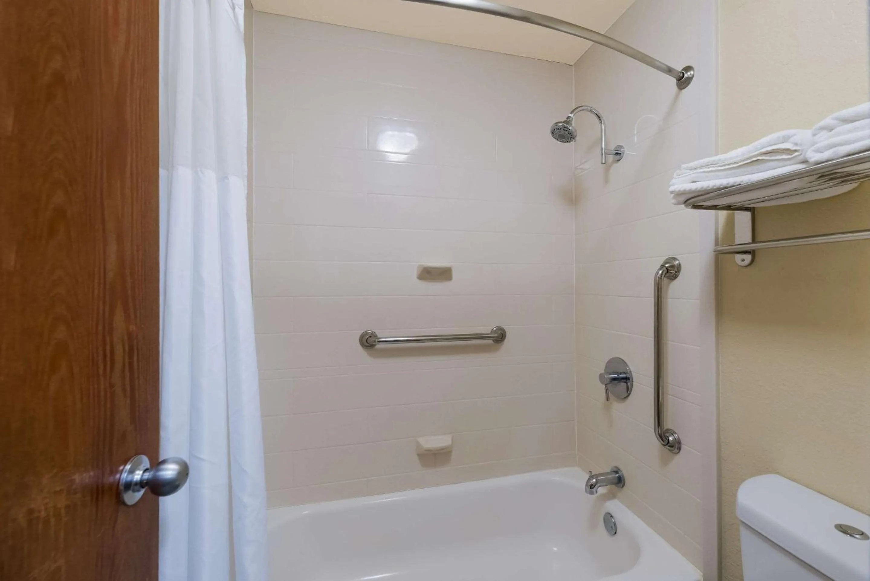 Bedroom in Quality Inn Alpine