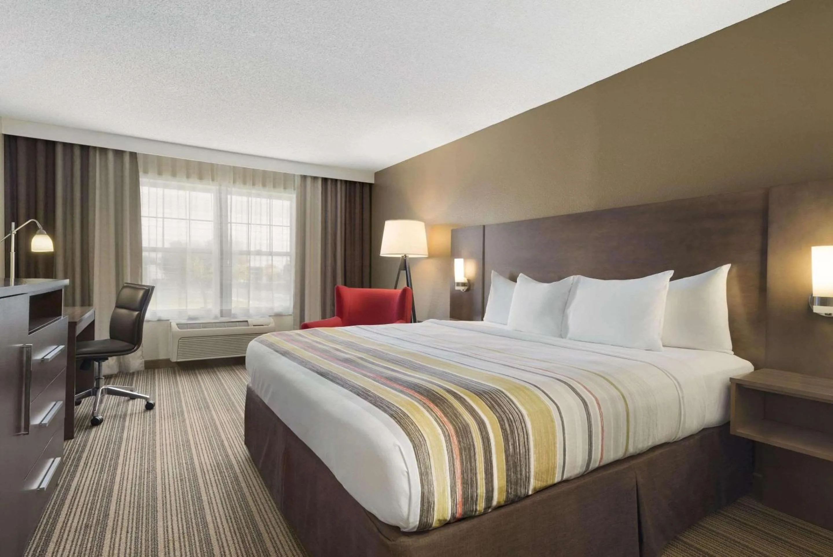 Bedroom, Bed in Country Inn & Suites by Radisson, Ankeny, IA