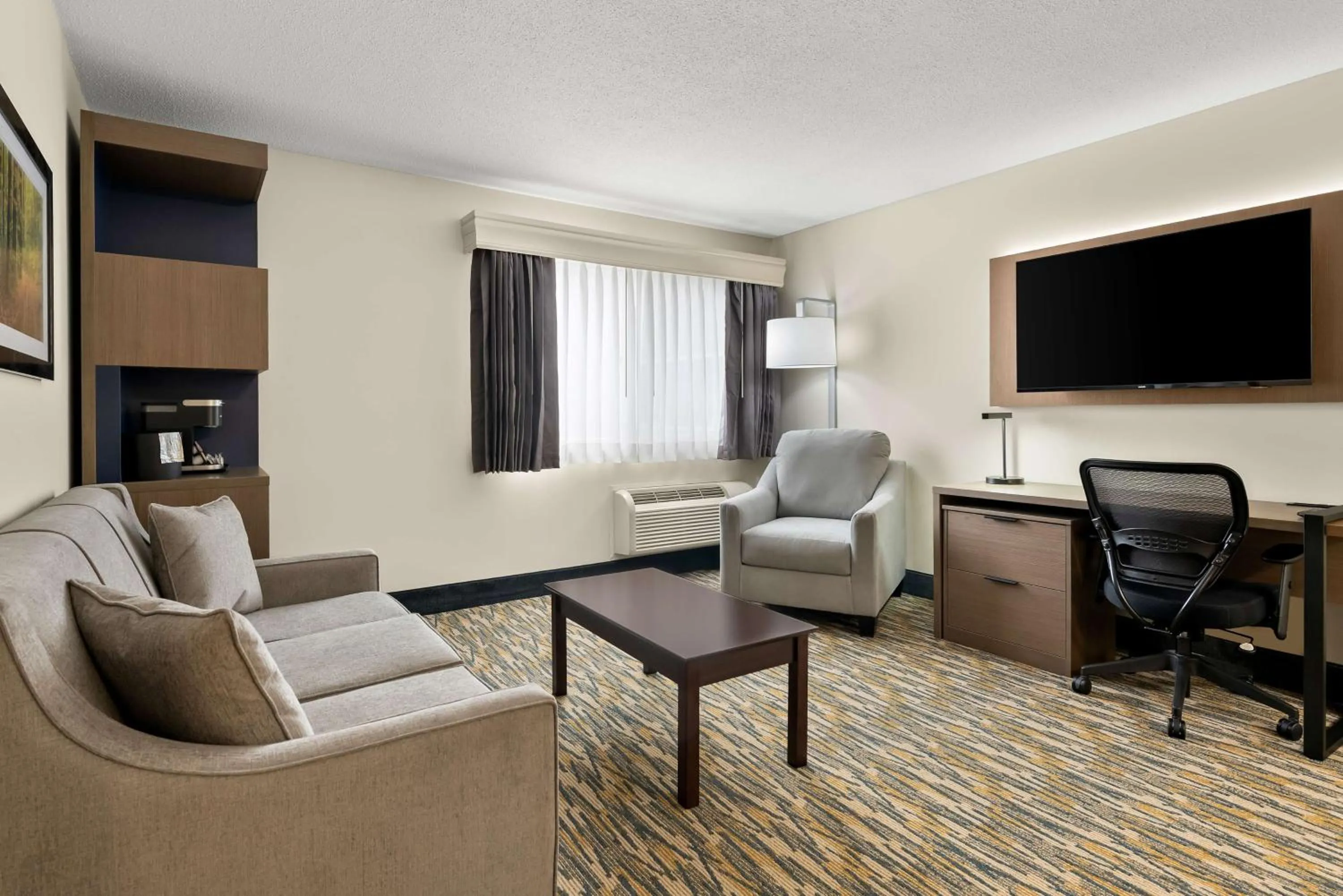 Bedroom in Best Western Inn