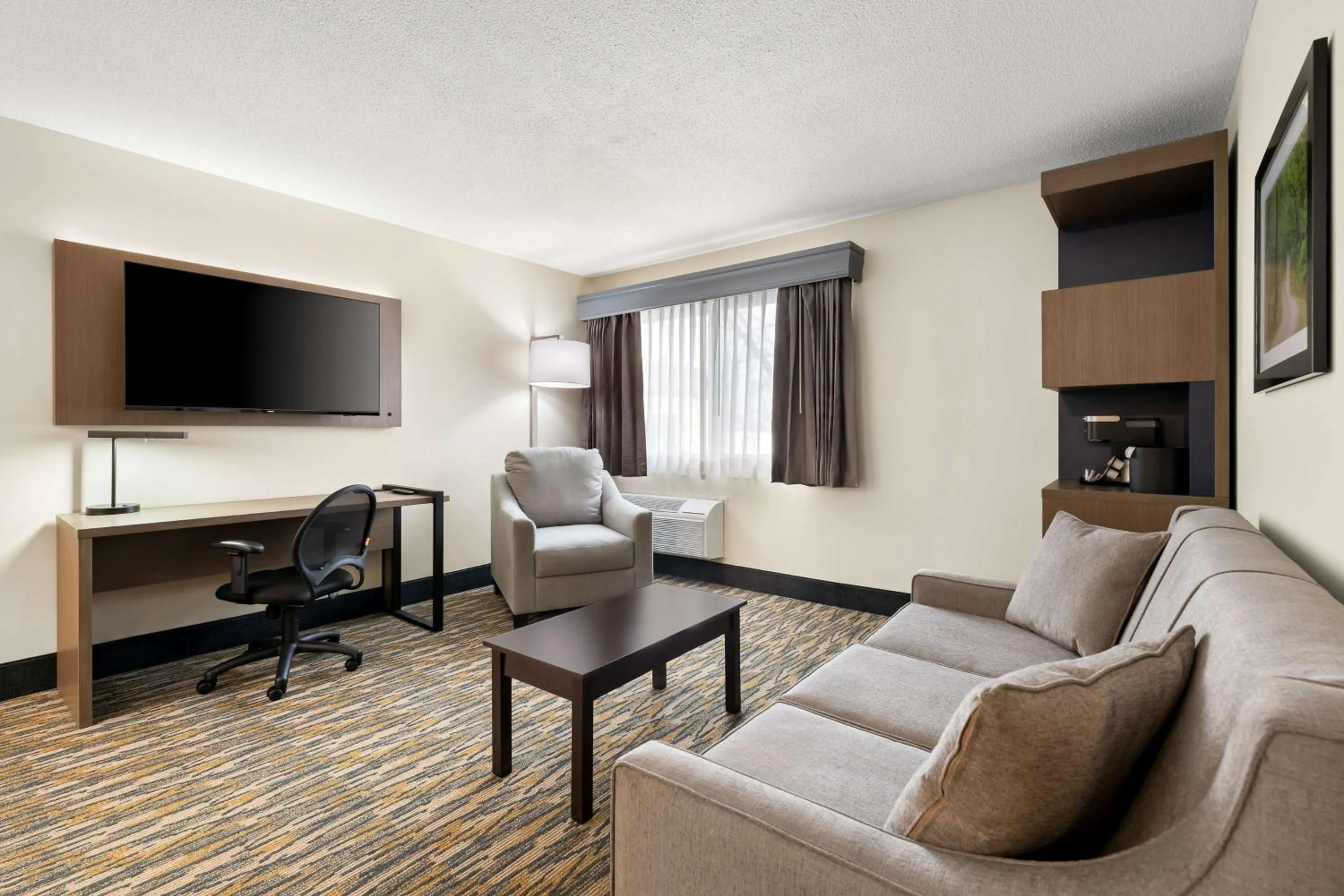 Bedroom in Best Western Inn