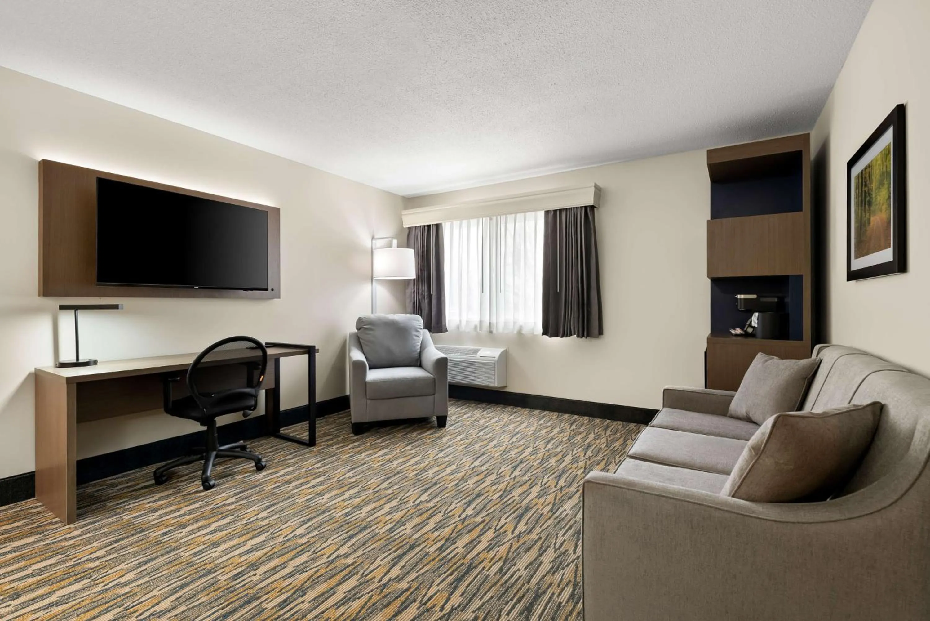 Bedroom in Best Western Inn