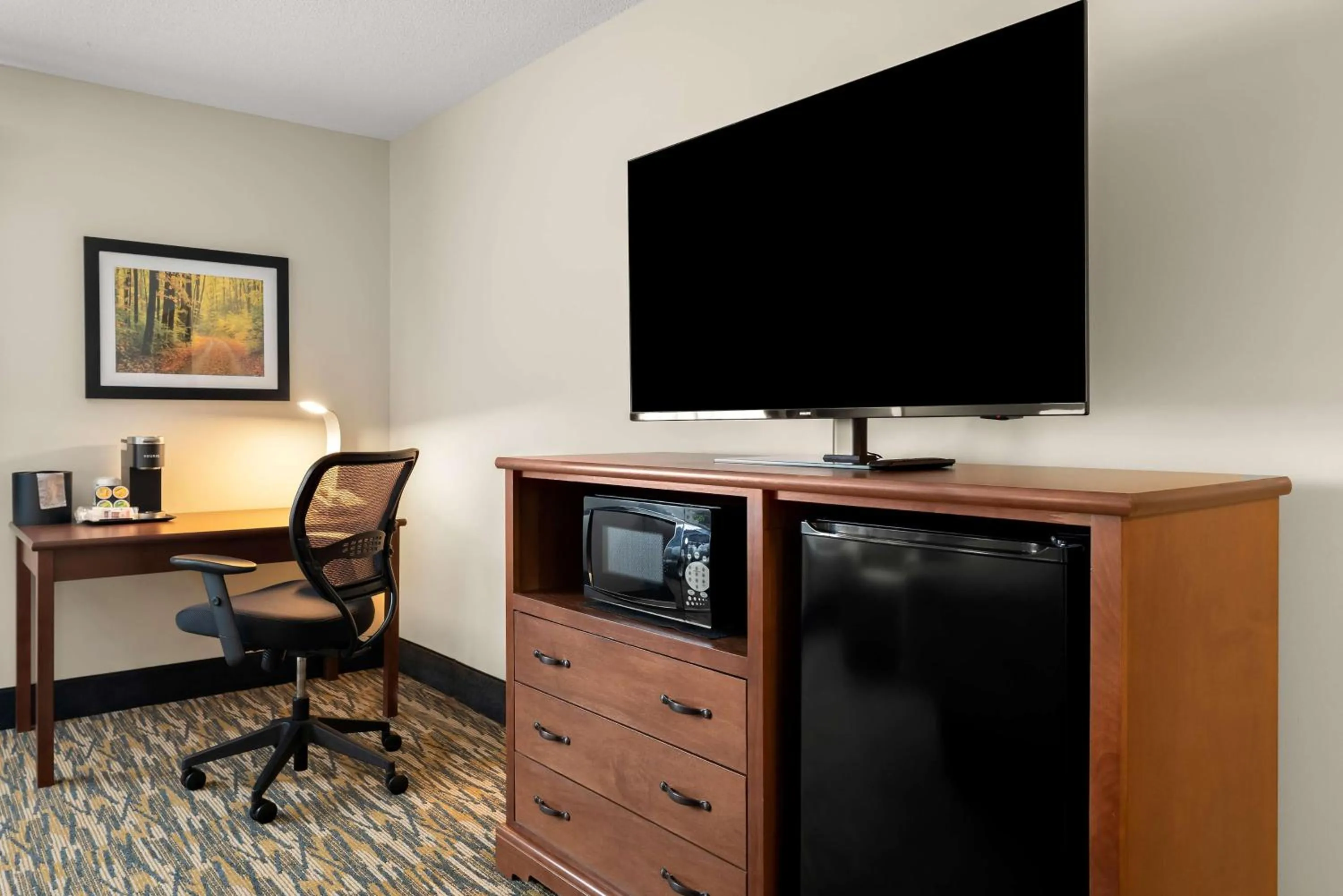 Bedroom in Best Western Inn