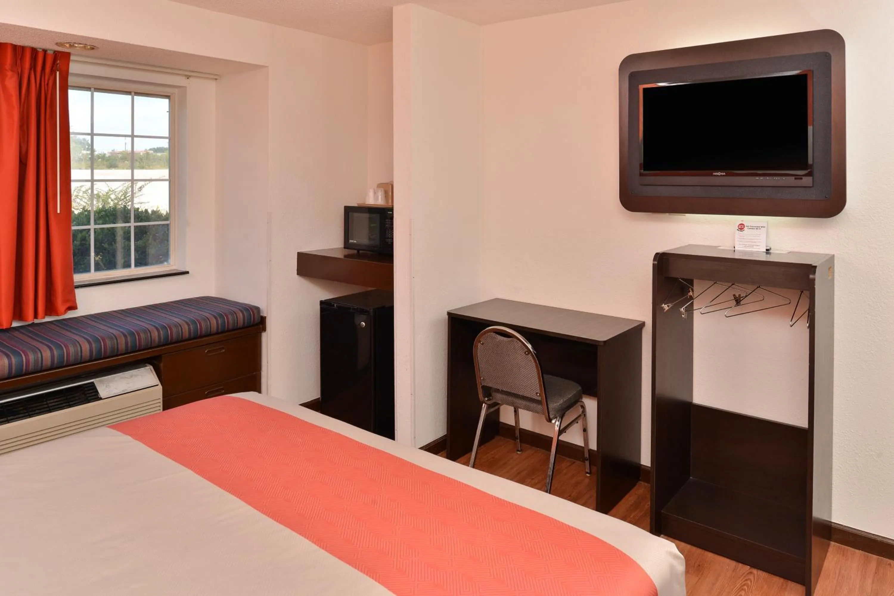 Bedroom, Bed in Motel 6-Richburg, SC