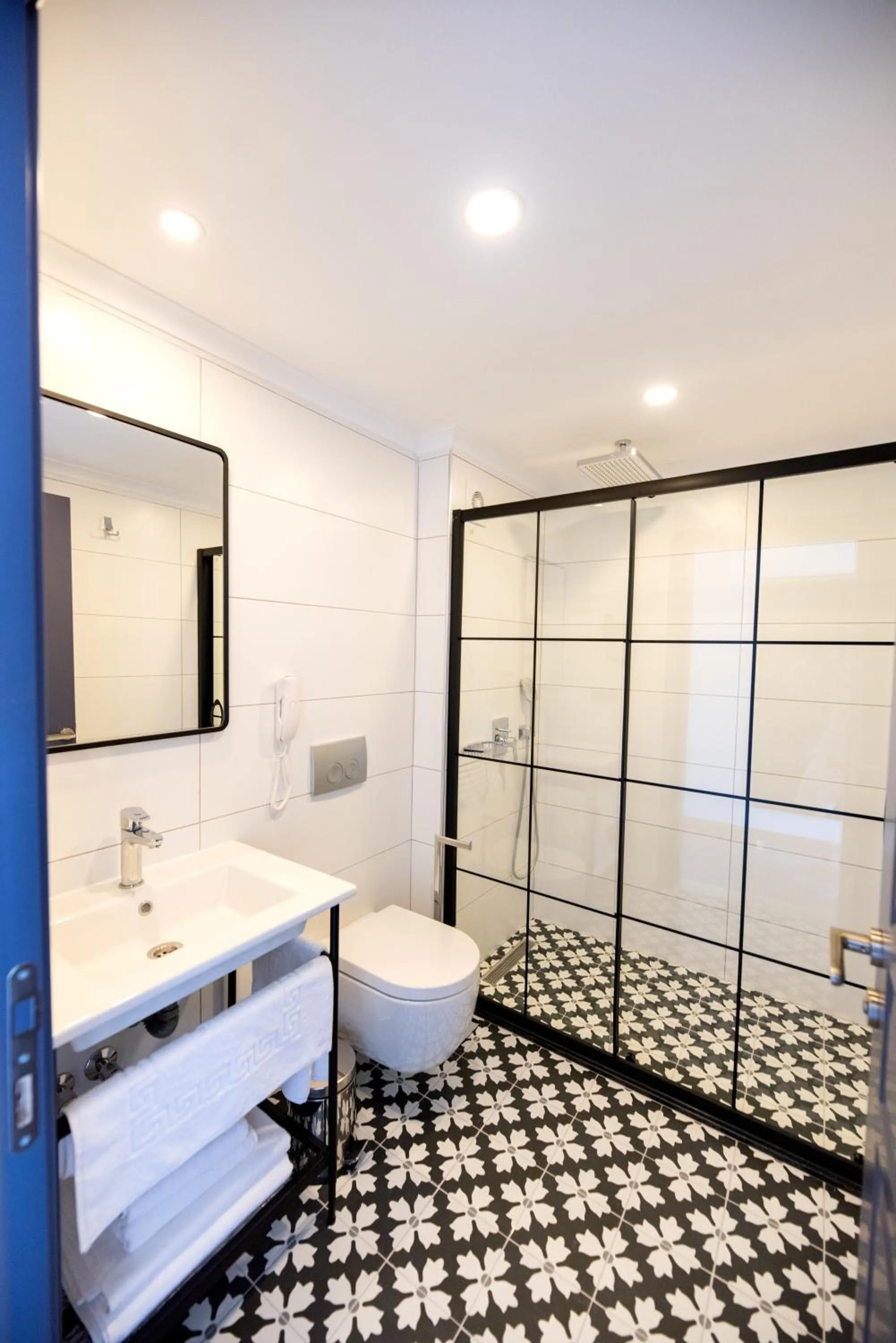 Shower, Bathroom in LAFARINE HOTEL