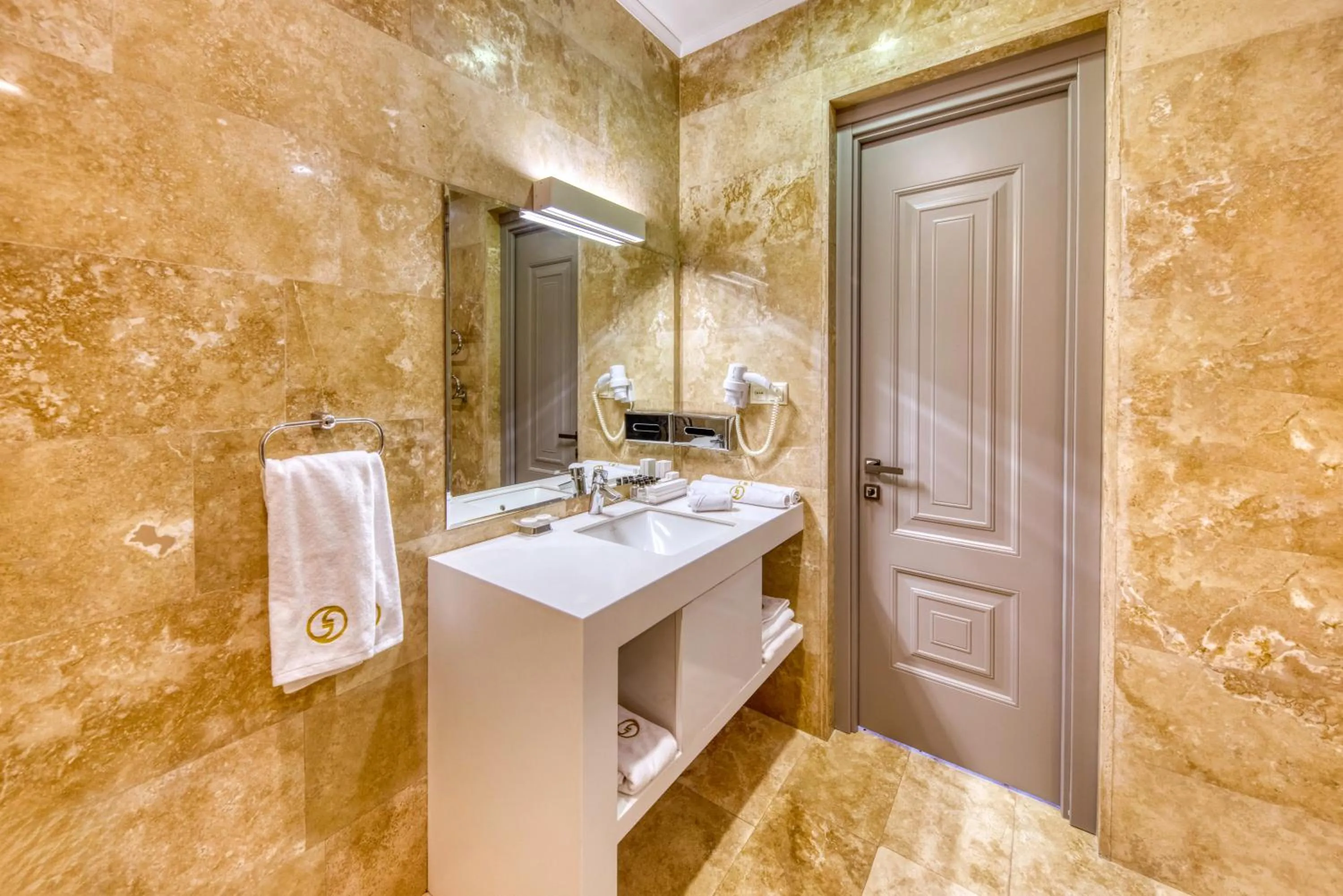 Bathroom in Kecharis Hotel & Resort