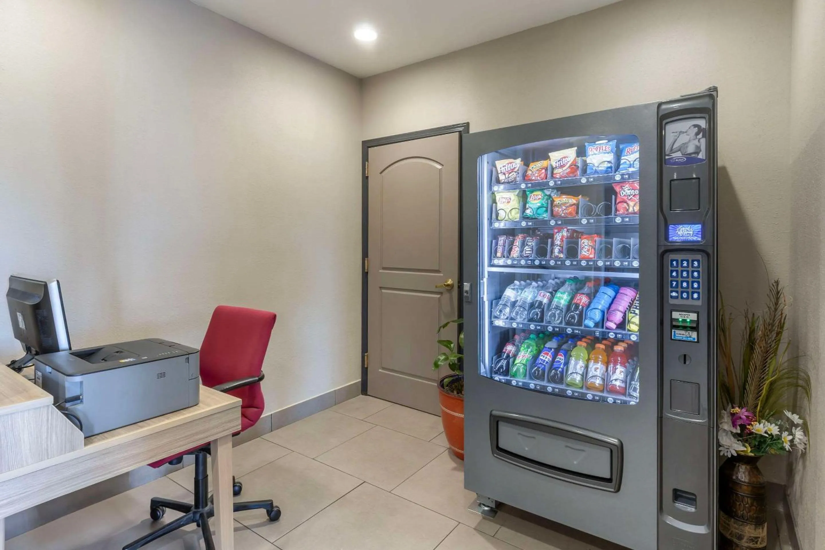 Lobby or reception in Country Inn & Suites by Radisson, St Peters, MO