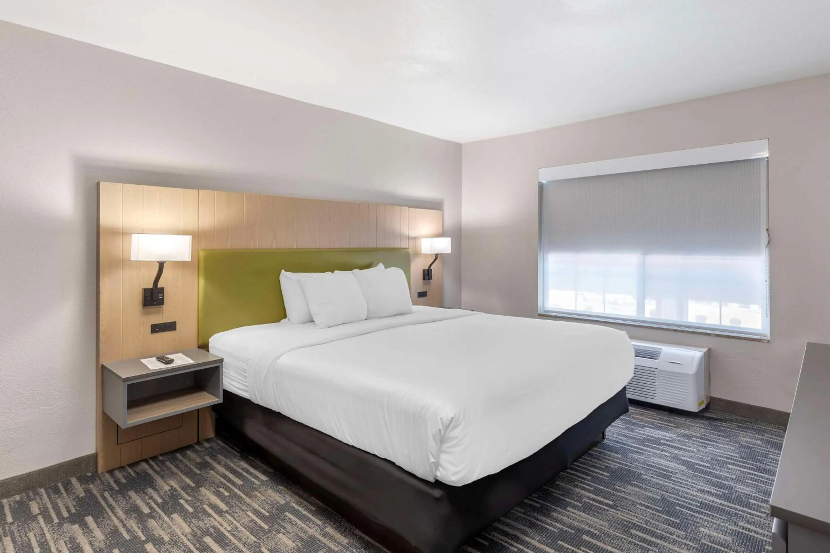 Bedroom, Bed in Country Inn & Suites by Radisson, St Peters, MO