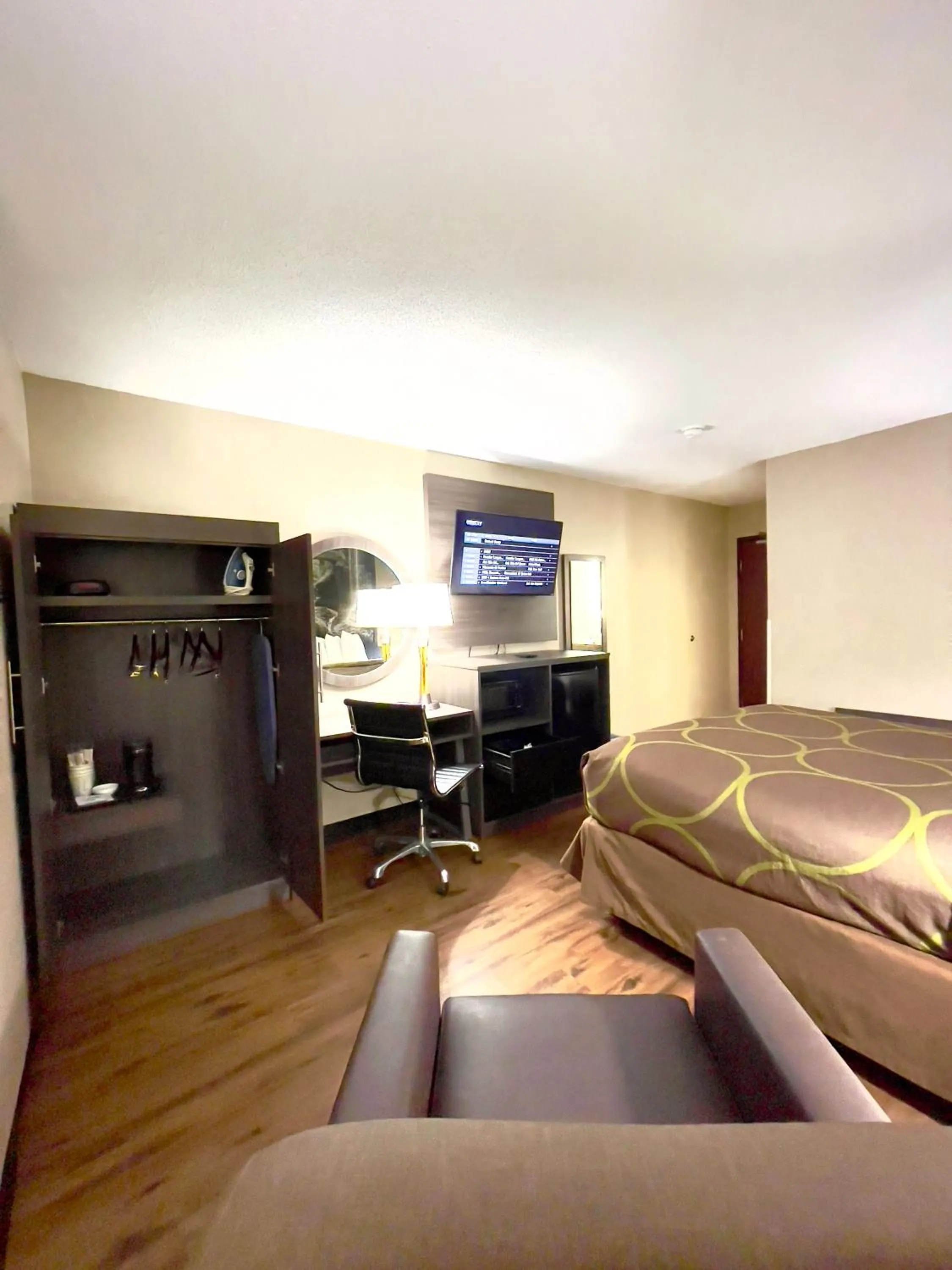 wardrobe in Super 8 by Wyndham Ithaca