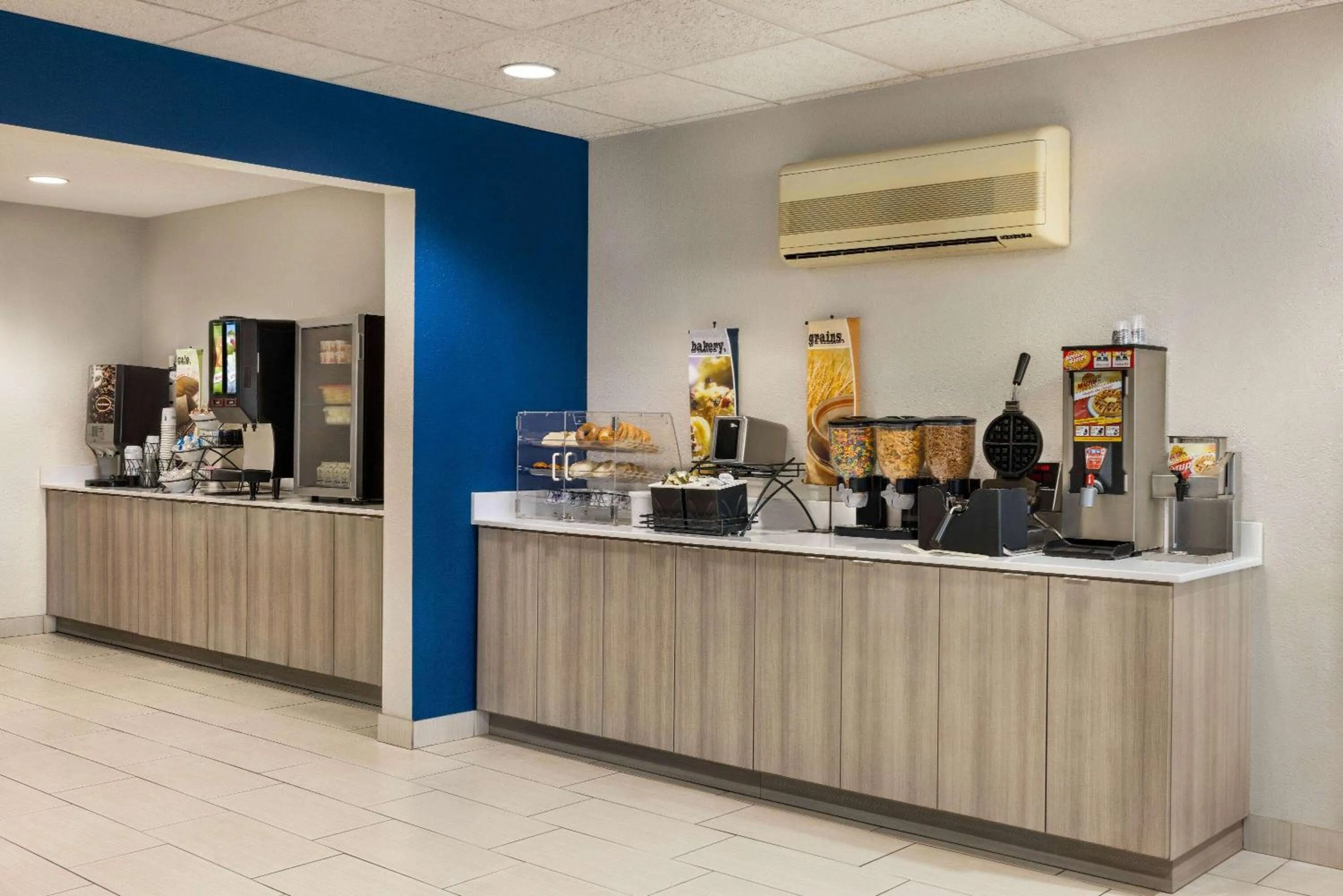 Breakfast in Microtel Inn & Suites by Wyndham New Ulm