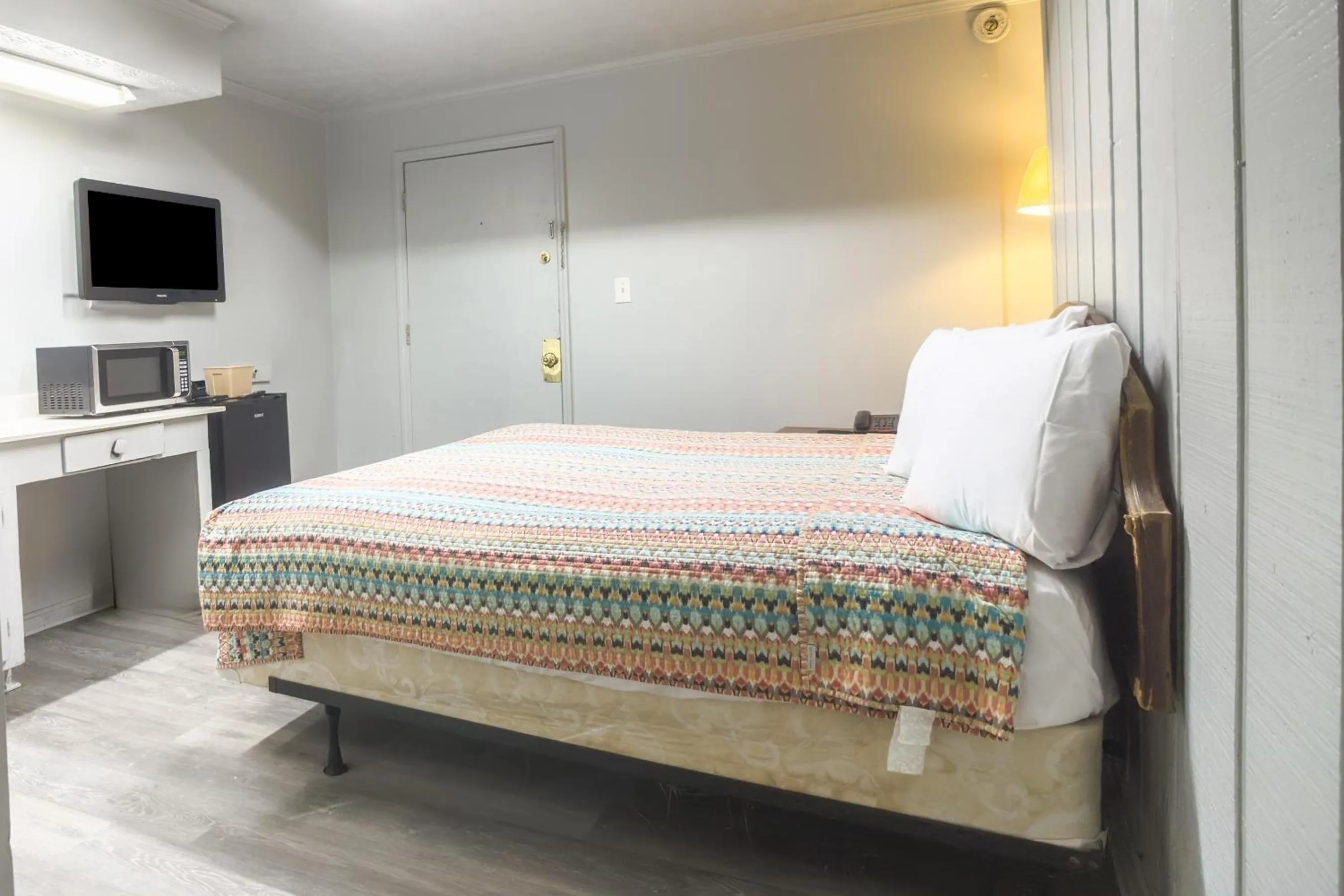 Bedroom, Bed in Colony Inn By OYO Columbus US-280