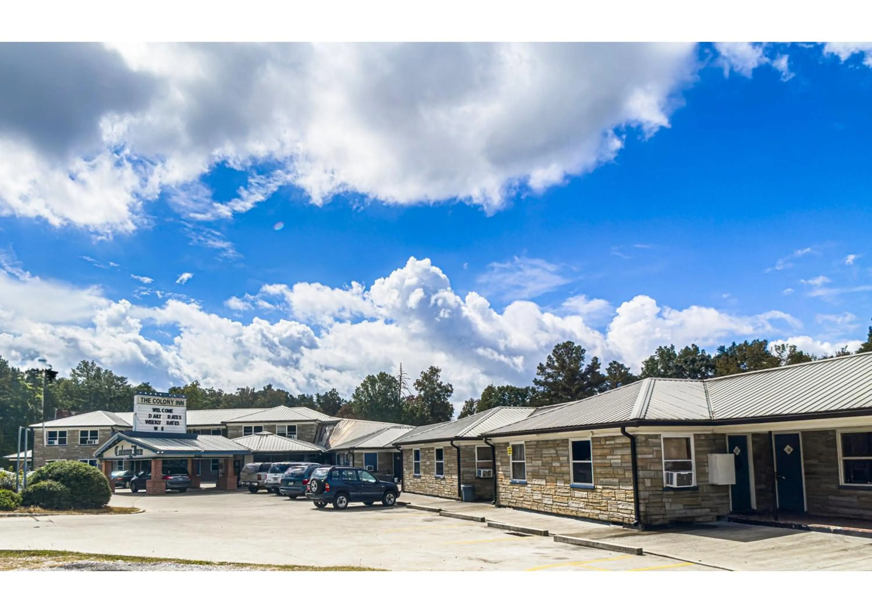 Property building in Colony Inn By OYO Columbus US-280