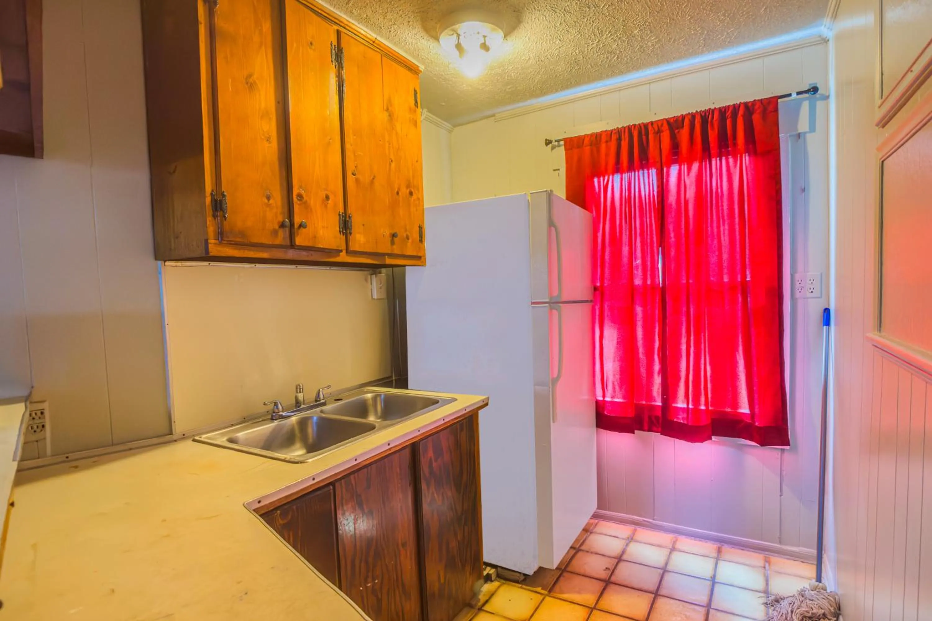 Kitchen or kitchenette, Bed in Colony Inn By OYO Columbus US-280