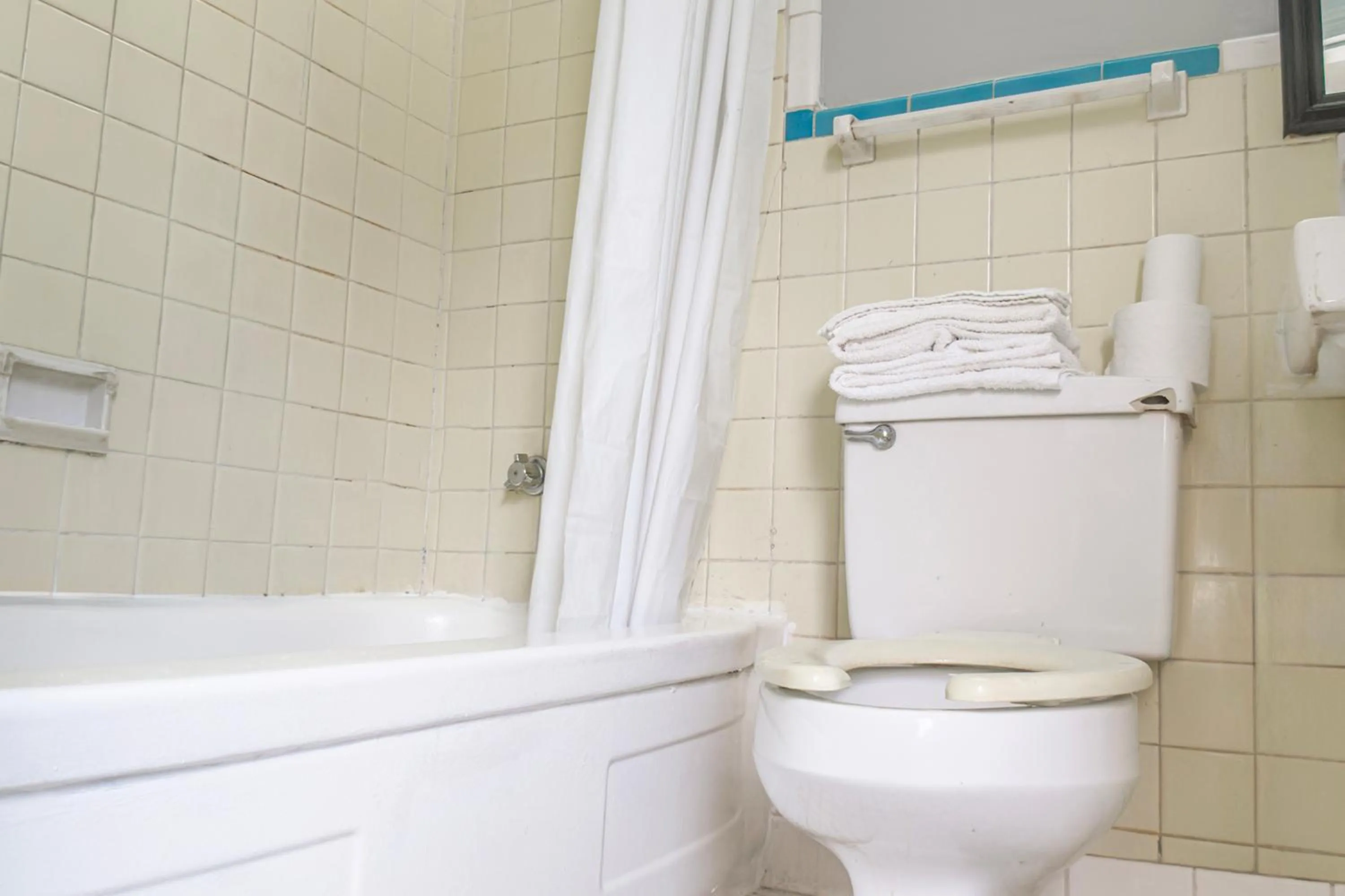 Bathroom in Colony Inn By OYO Columbus US-280