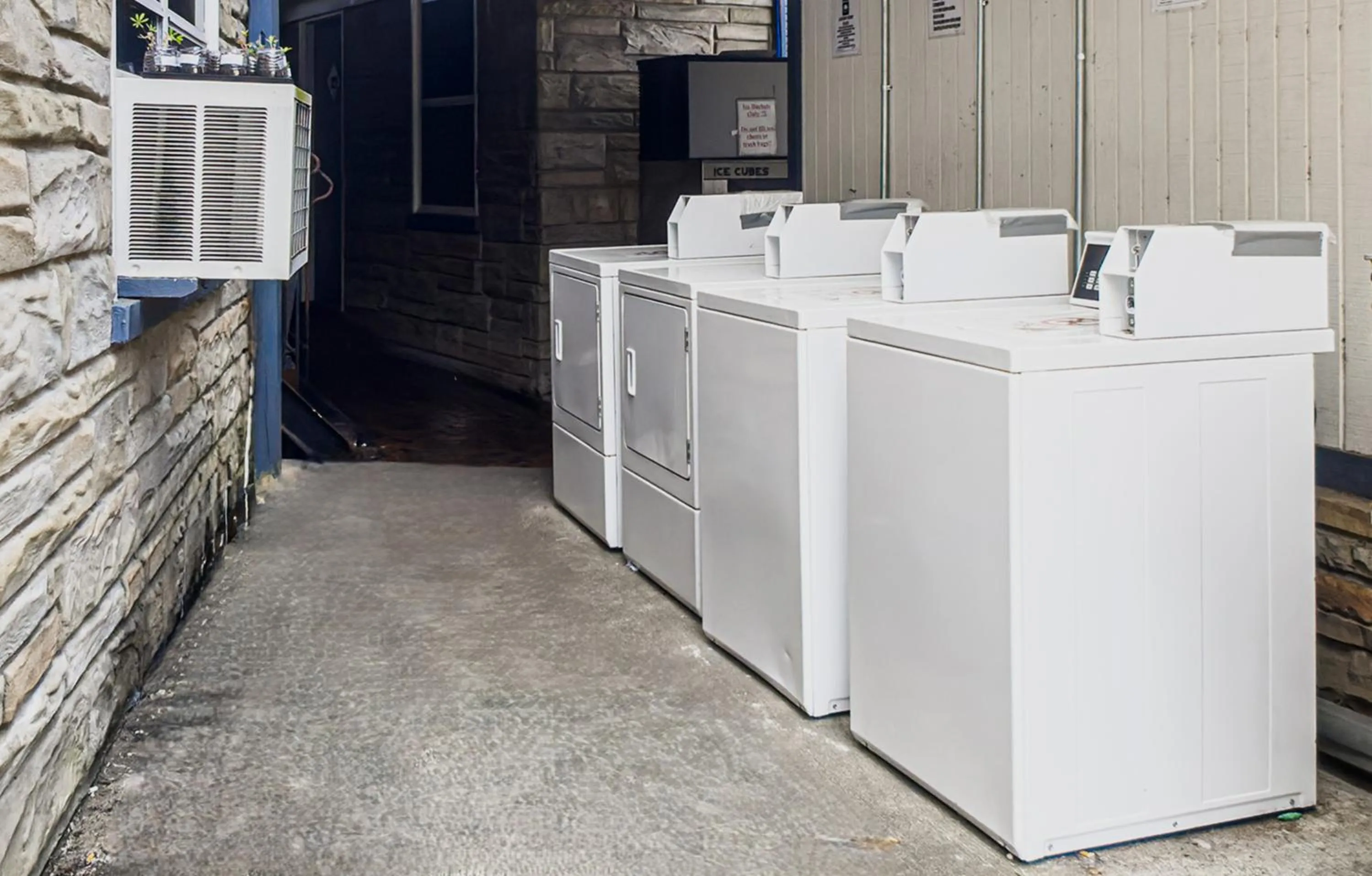 laundry in Colony Inn By OYO Columbus US-280