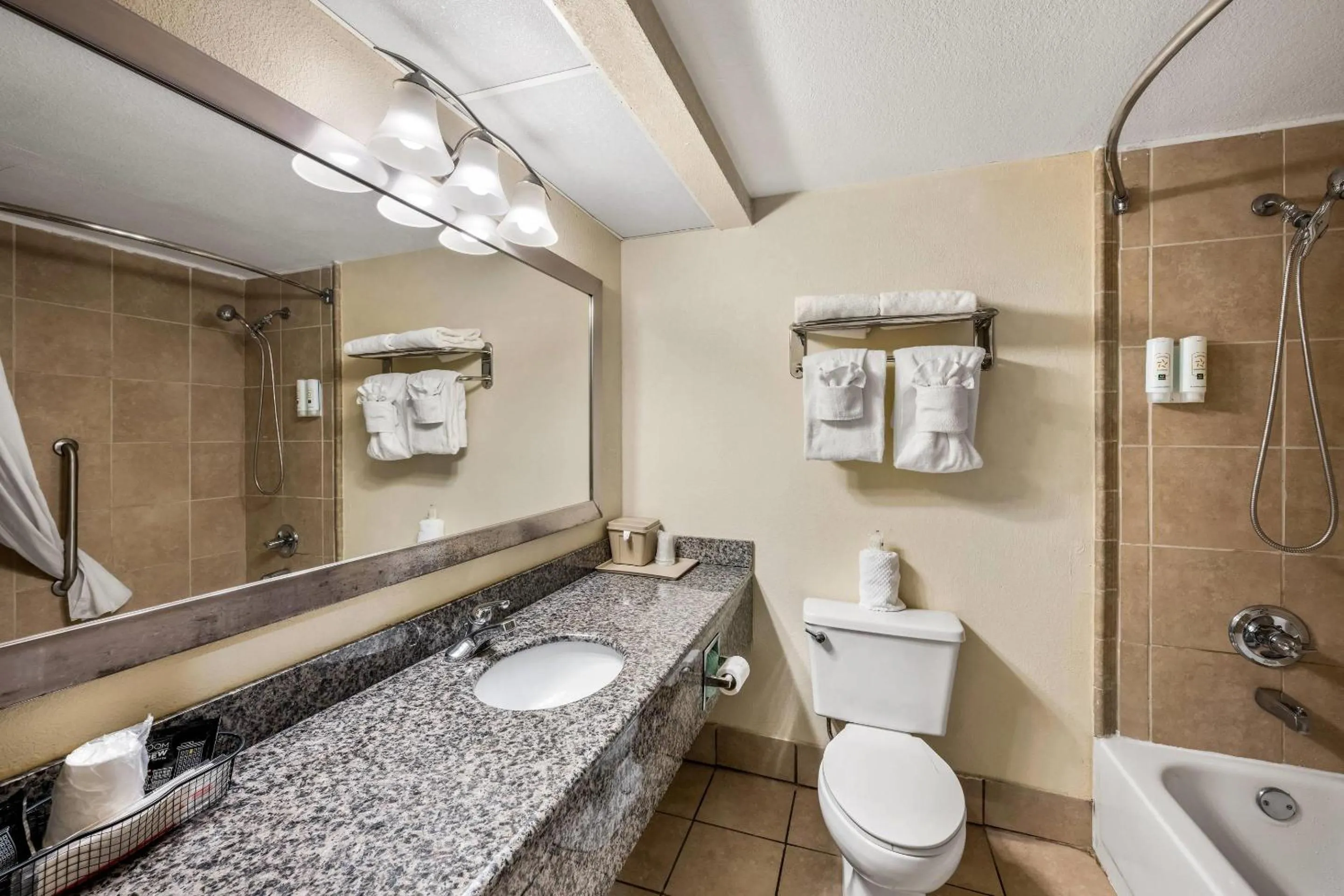 Bedroom in Quality Inn Bulls Gap