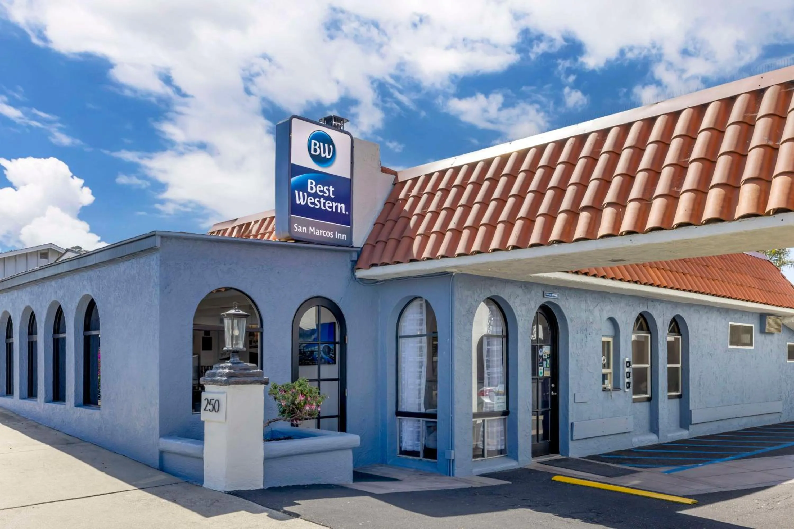 Property building in Best Western San Marcos Inn